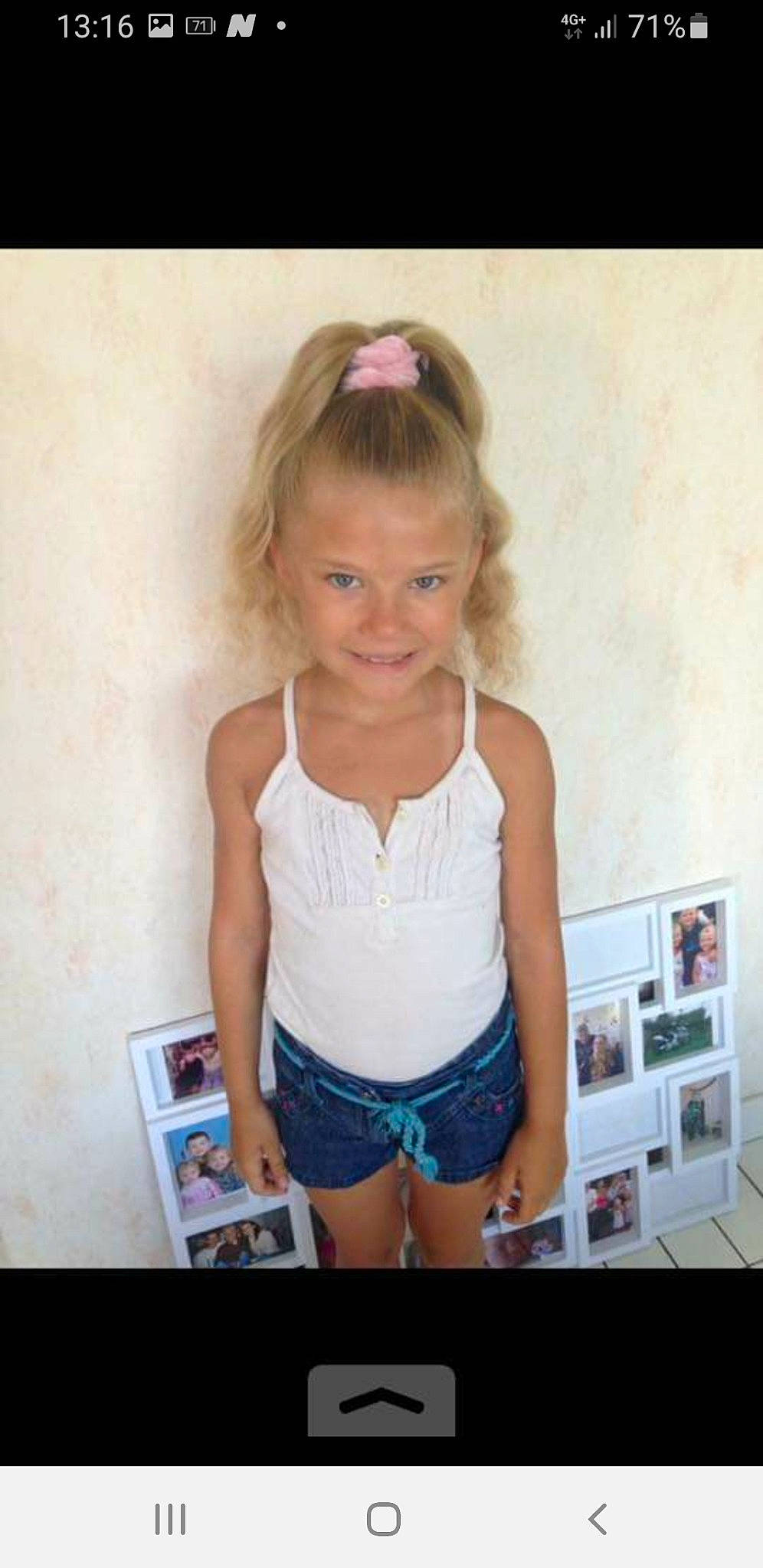 Amely a rejoint le concours — aidez-le/la à gagner de superbes lots ! active_tank, baby_toddler_clothing, blurred, chest, child, clothing, electric_blue, fun, hair, happy, iris, joy, person, shoulder, smile, standing, sunglasses, swimwear, t_shirt, thigh