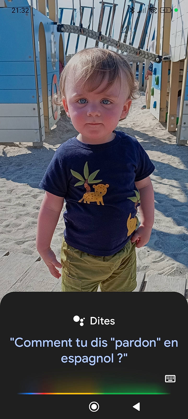 Arthur a rejoint le concours — aidez-le/la à gagner de superbes lots ! baby, bodypart, clothing, computer, electronics, face, finger, footwear, hand, head, laptop, outdoors, pants, person, photography, portrait, shoe, shorts, t_shirt, text