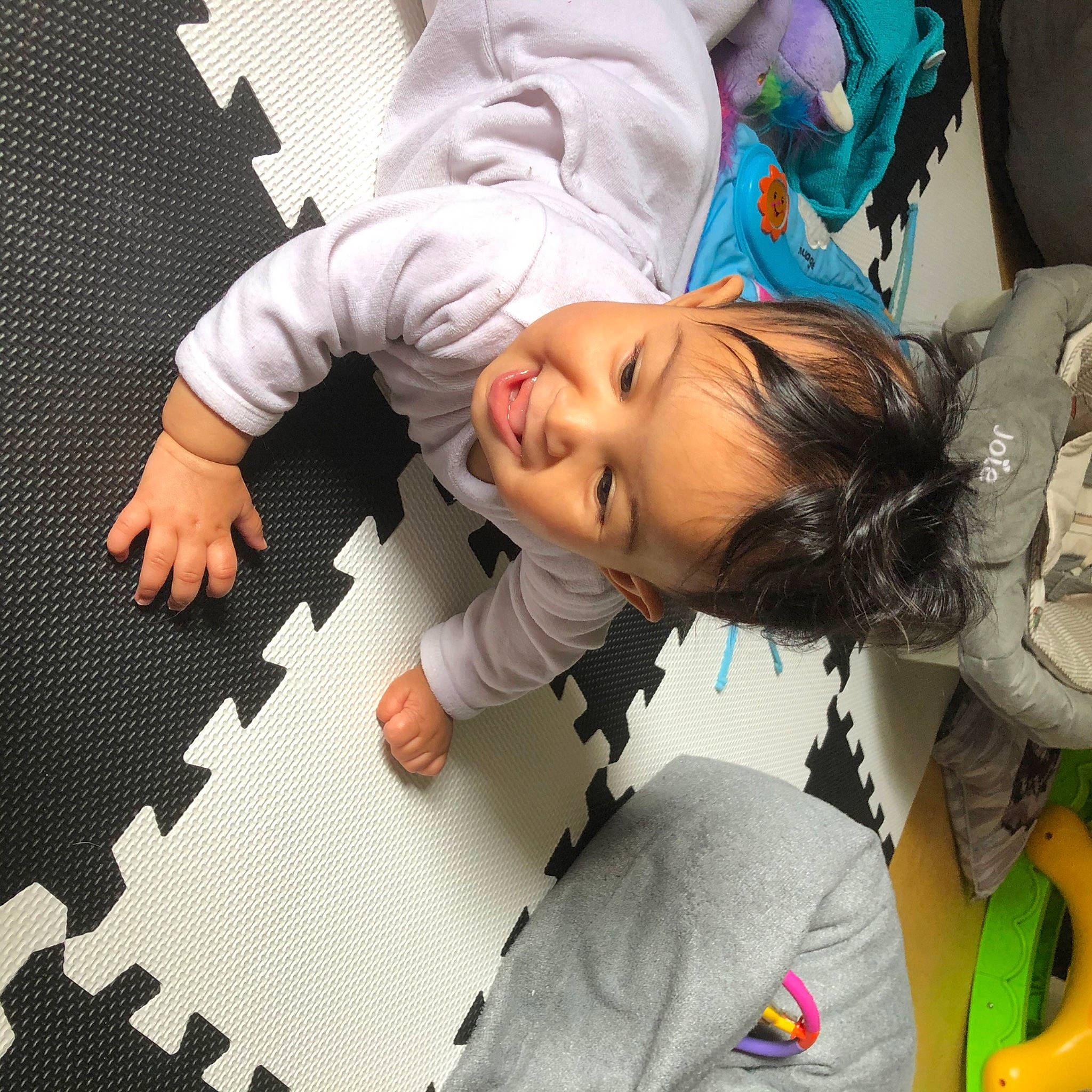 Kelsy participe au concours pour gagner de l'argent avec cette photo : arm, baby, beauty, birth, child, cool, forehead, fun, happy, head, human, nap, person, photography, play, selfie, sleep, toddler