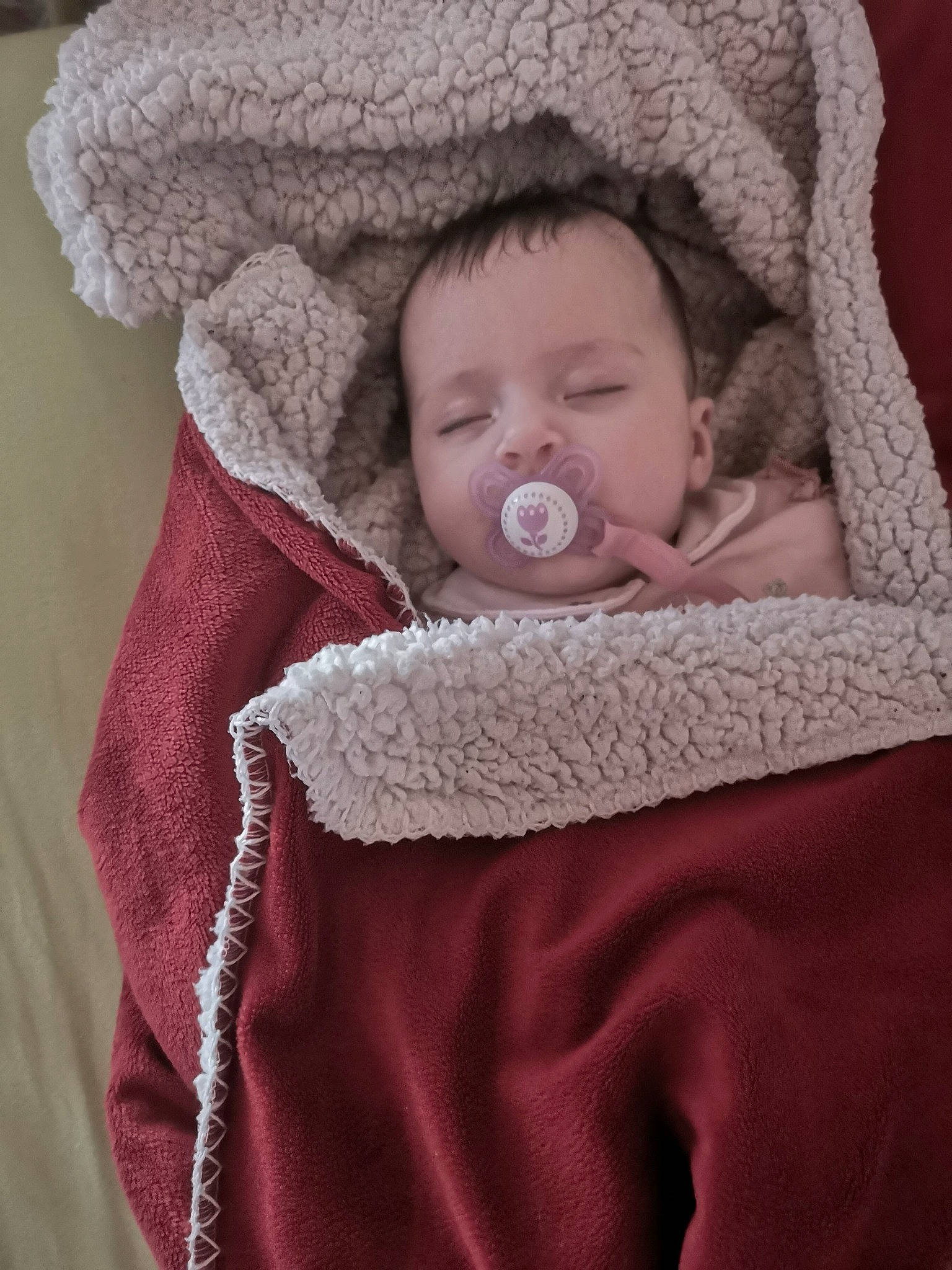 Mya participe au concours pour gagner de l'argent avec cette photo : baby, baby_products, baby_sleeping, blanket, bonnet, cheek, child, comfort, joy, linens, outerwear, person, product, skin, sleep, smile, textile, toddler, wool