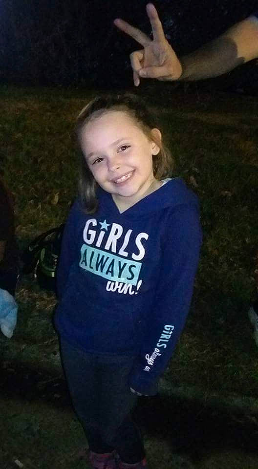 Anabelle is registered to the contest to win money with this photo: