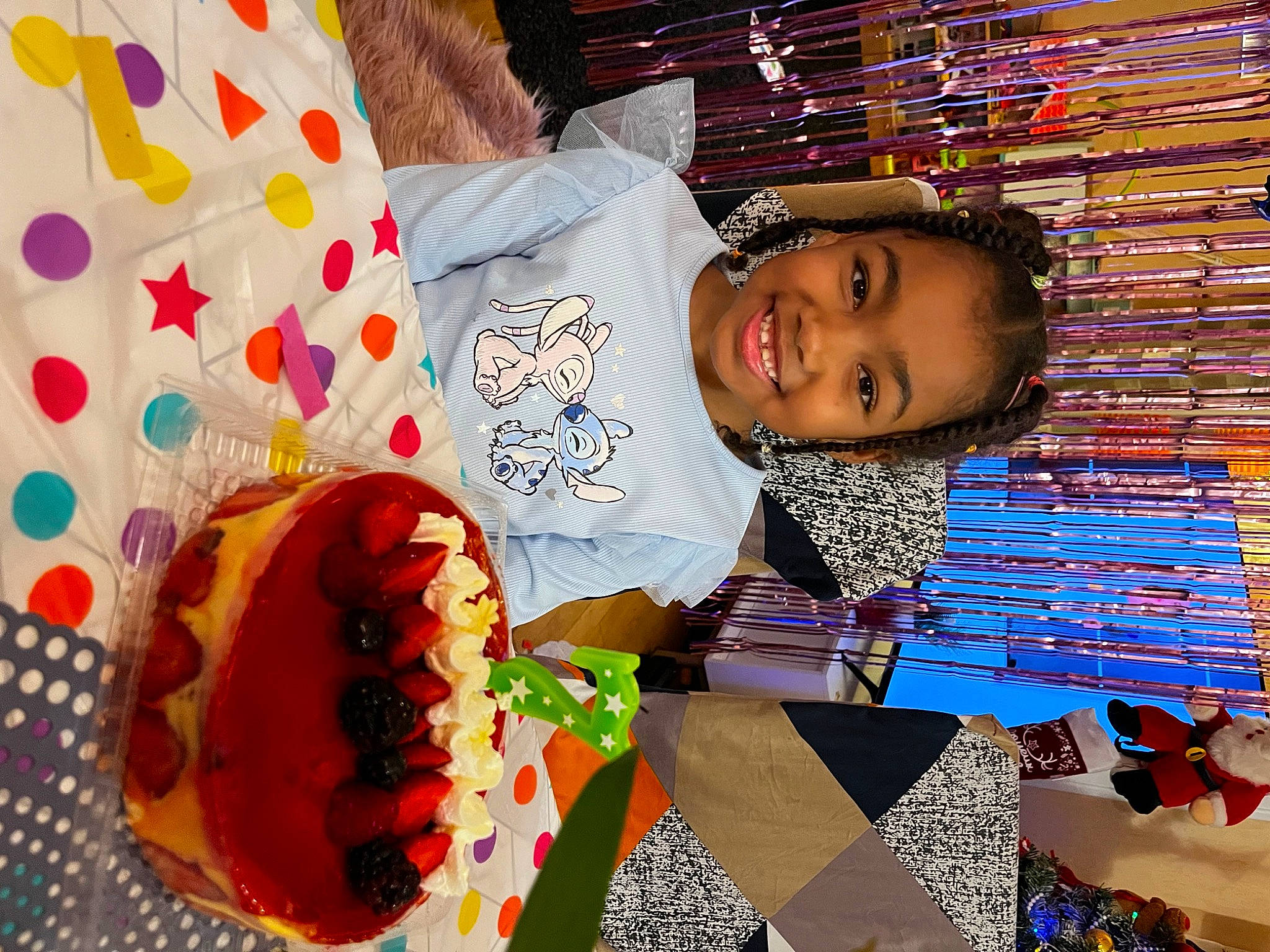 Ahossiyenagbe Renessma participe au concours pour gagner de l'argent avec cette photo : art, child, comfort_food, dessert, event, food, fruit, fun, happy, ingredient, joy, party_supply, pattern, person, plant, recipe, room, smile, sweetness, textile