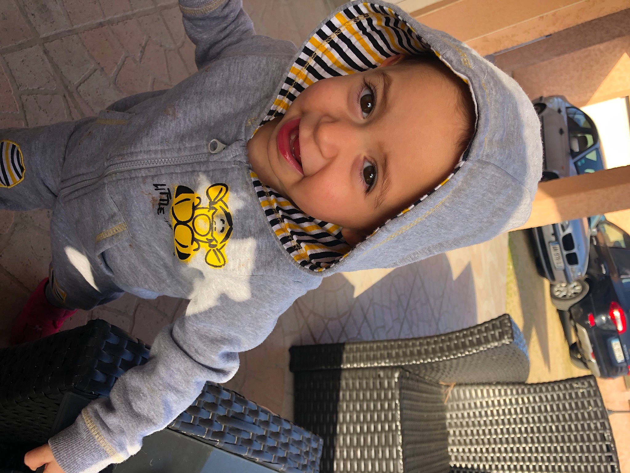 Tya participe au concours pour gagner de l'argent avec cette photo : bag, cap, child, comfort, cool, fun, fur, happy, headwear, jacket, luggage_and_bags, mouth, person, selfie, sitting, sleeve, smile, street_fashion, t_shirt, textile