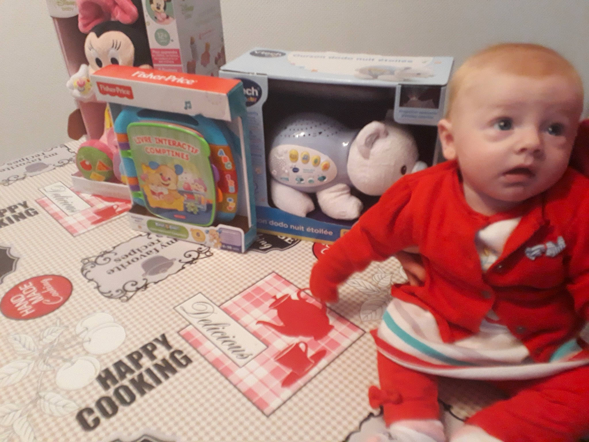 Eléana participe au concours pour gagner de l'argent avec cette photo : art, baby, child, person, play, room, toddler, toy