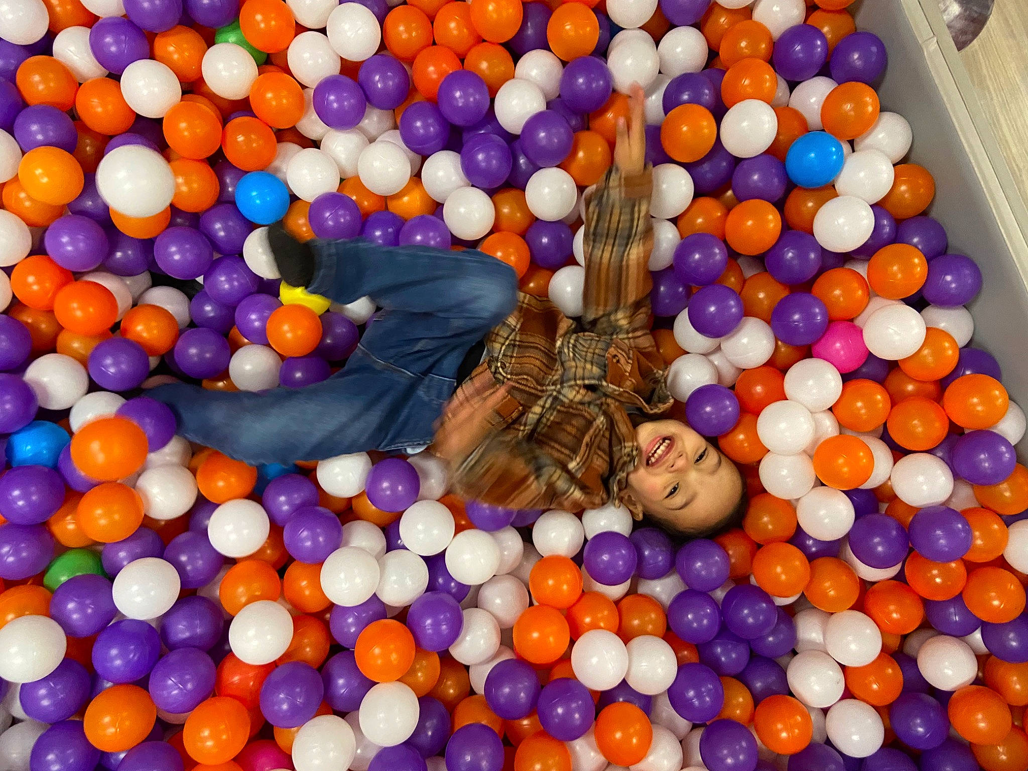 Darren is registered to the contest to win money with this photo: art, circle, confectionery, creative_arts, decoration, electric_blue, event, fashion_accessory, idiophone, joy, mixture, natural_foods, party_supply, person, plastic, sweetness