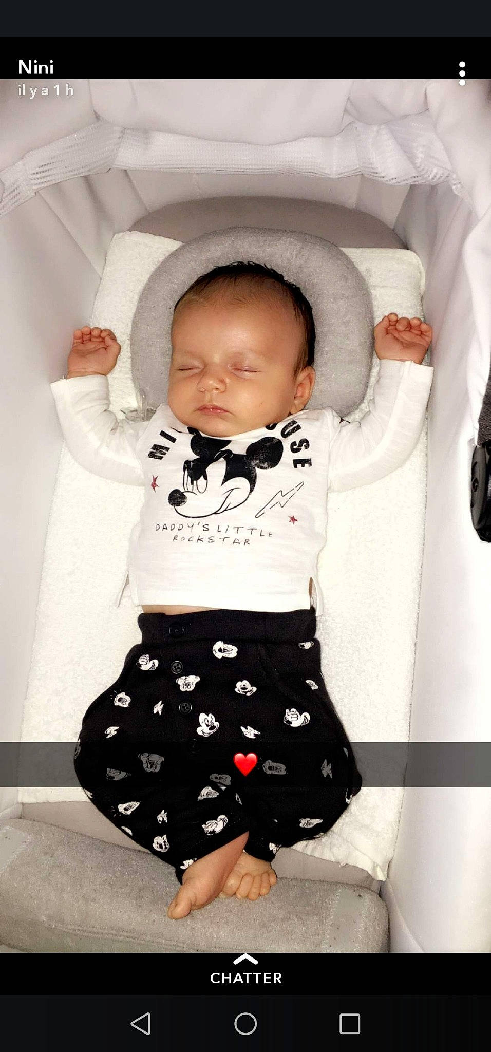 Tyago a rejoint le concours — aidez-le/la à gagner de superbes lots ! baby, baby_products, baby_toddler_clothing, child, person, product, sleeve, toddler