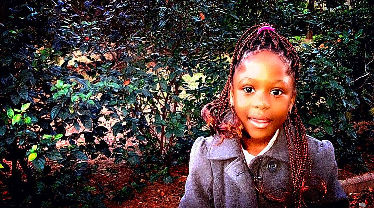 Ciara participe au concours pour gagner de l'argent avec cette photo : adaptation, autumn, beauty, cheek, child, child_model, eye, face, fawn, hair, hairstyle, head, joy, leaf, long_hair, person, photography, plant, portrait, portrait_photography