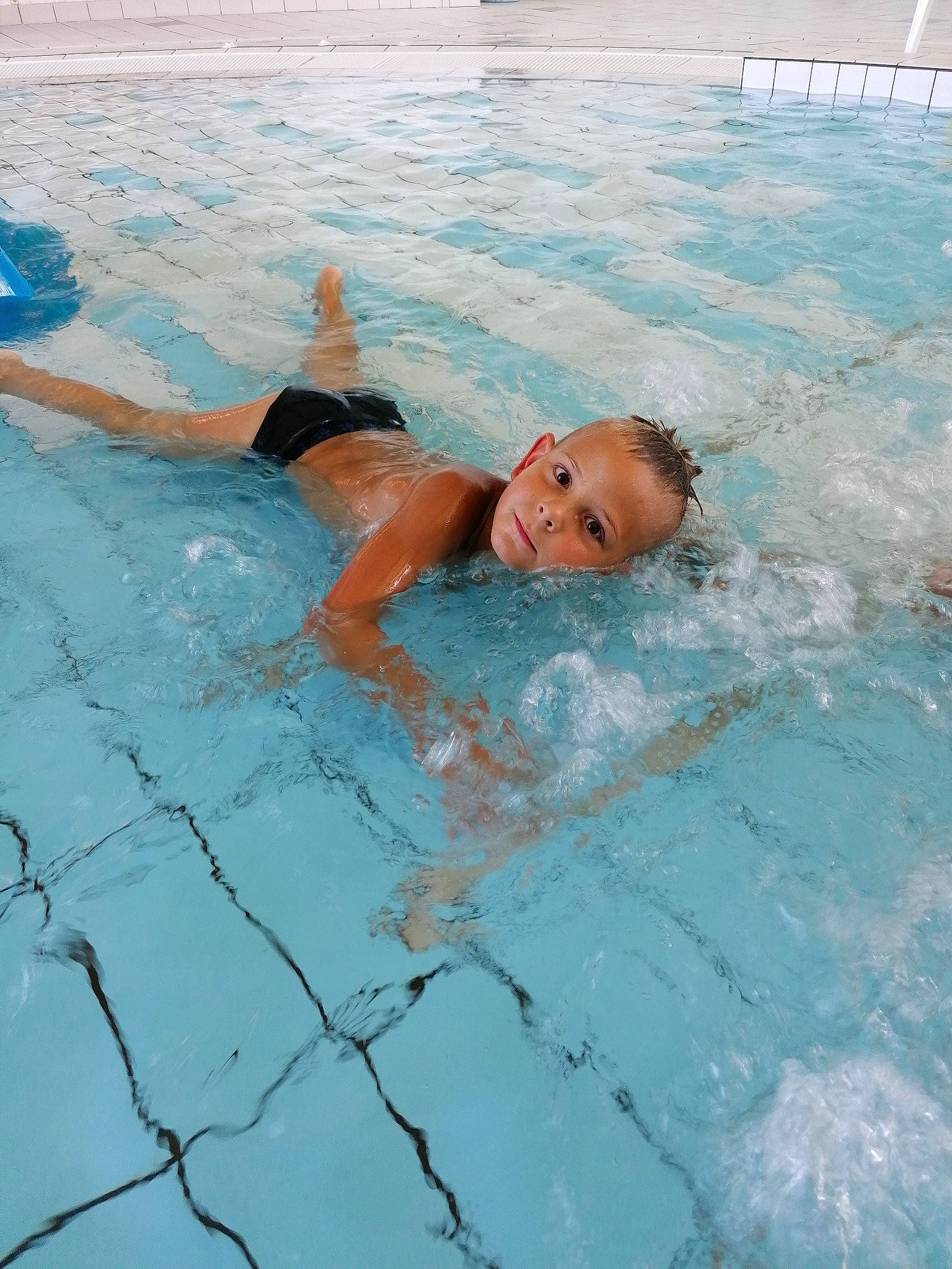 Lyam a rejoint le concours — aidez-le/la à gagner de superbes lots ! freestyle_swimming, fun, individual_sports, leisure, leisure_centre, person, recreation, sports, swimmer, swimming, swimming_pool