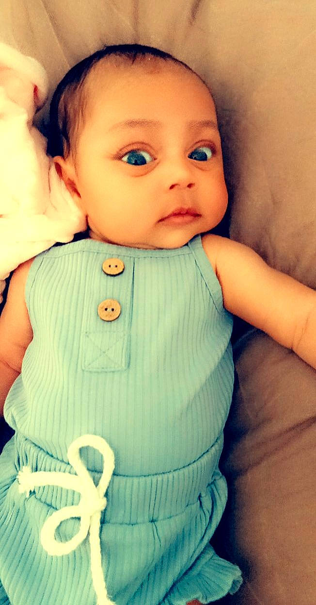 Nouzha a rejoint le concours — aidez-le/la à gagner de superbes lots ! azure, baby, baby_toddler_clothing, cheek, collar, cool, eyebrow, eyelash, finger, happy, iris, joint, lip, neck, nose, outerwear, person, product, shoulder, skin