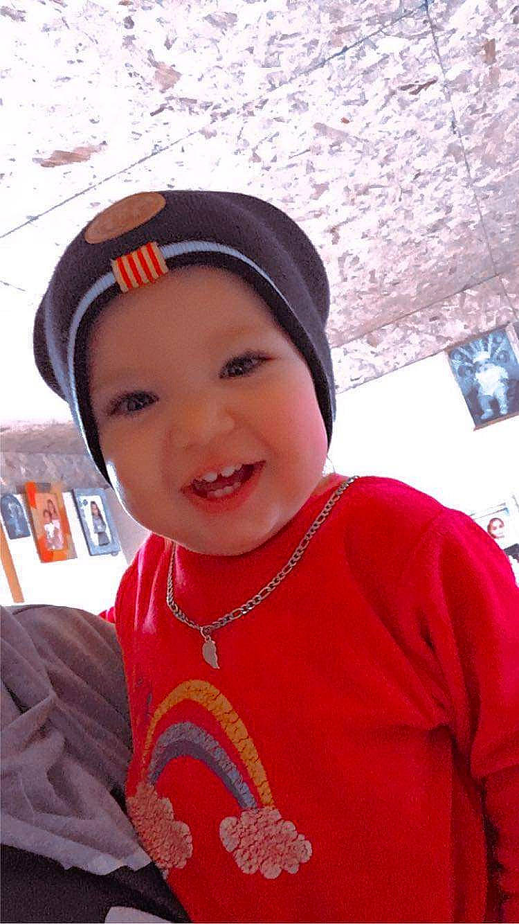 Mailine a rejoint le concours — aidez-le/la à gagner de superbes lots ! blurred, cap, cool, eyebrow, facial_expression, fun, happy, headgear, headwear, lip, magenta, mammal, nose, outerwear, person, personal_protective_equipment, pink, red, skin, sleeve