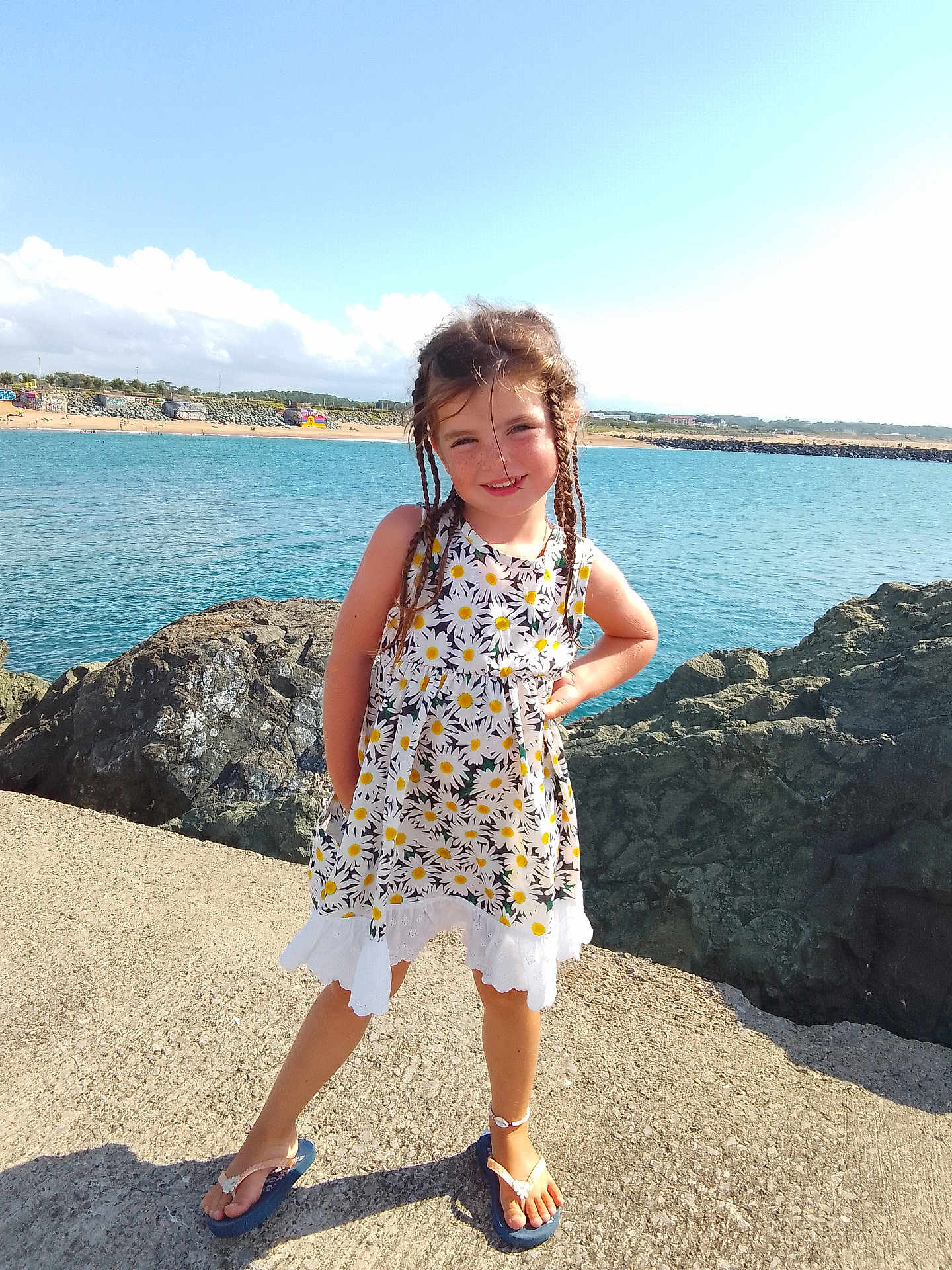 Mara a rejoint le concours — aidez-le/la à gagner de superbes lots ! beachwear, child, clothing, dress, eveningdress, face, fashion, female, footwear, formalwear, girl, happy, head, nature, person, photography, portrait, sandal, skirt, smile