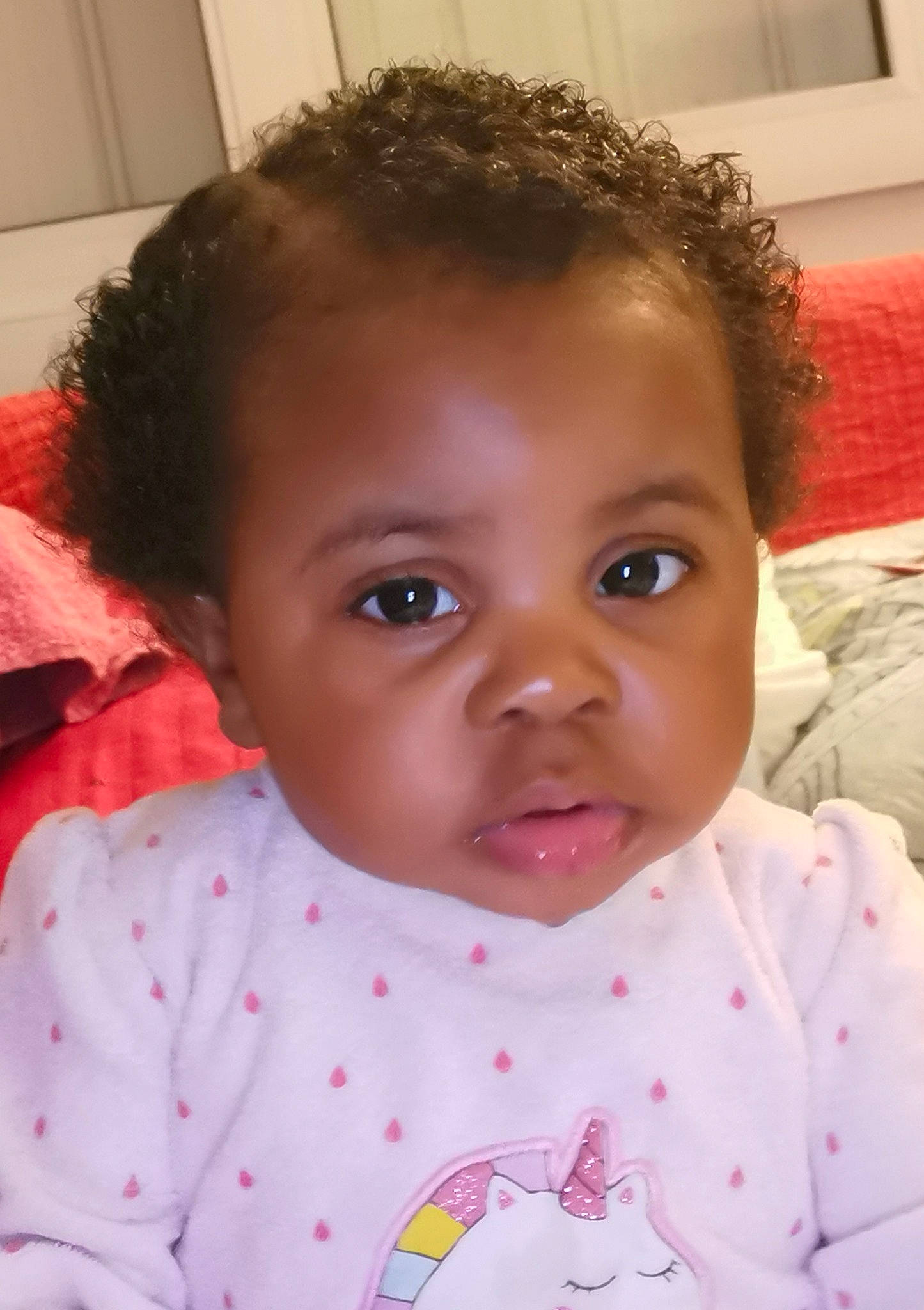 Lunayah a rejoint le concours — aidez-le/la à gagner de superbes lots ! baby_toddler_clothing, cheek, chin, ear, eye, eyebrow, eyelash, face, facial_expression, forehead, hair, hairstyle, head, lip, mouth, neck, nose, organ, person, skin