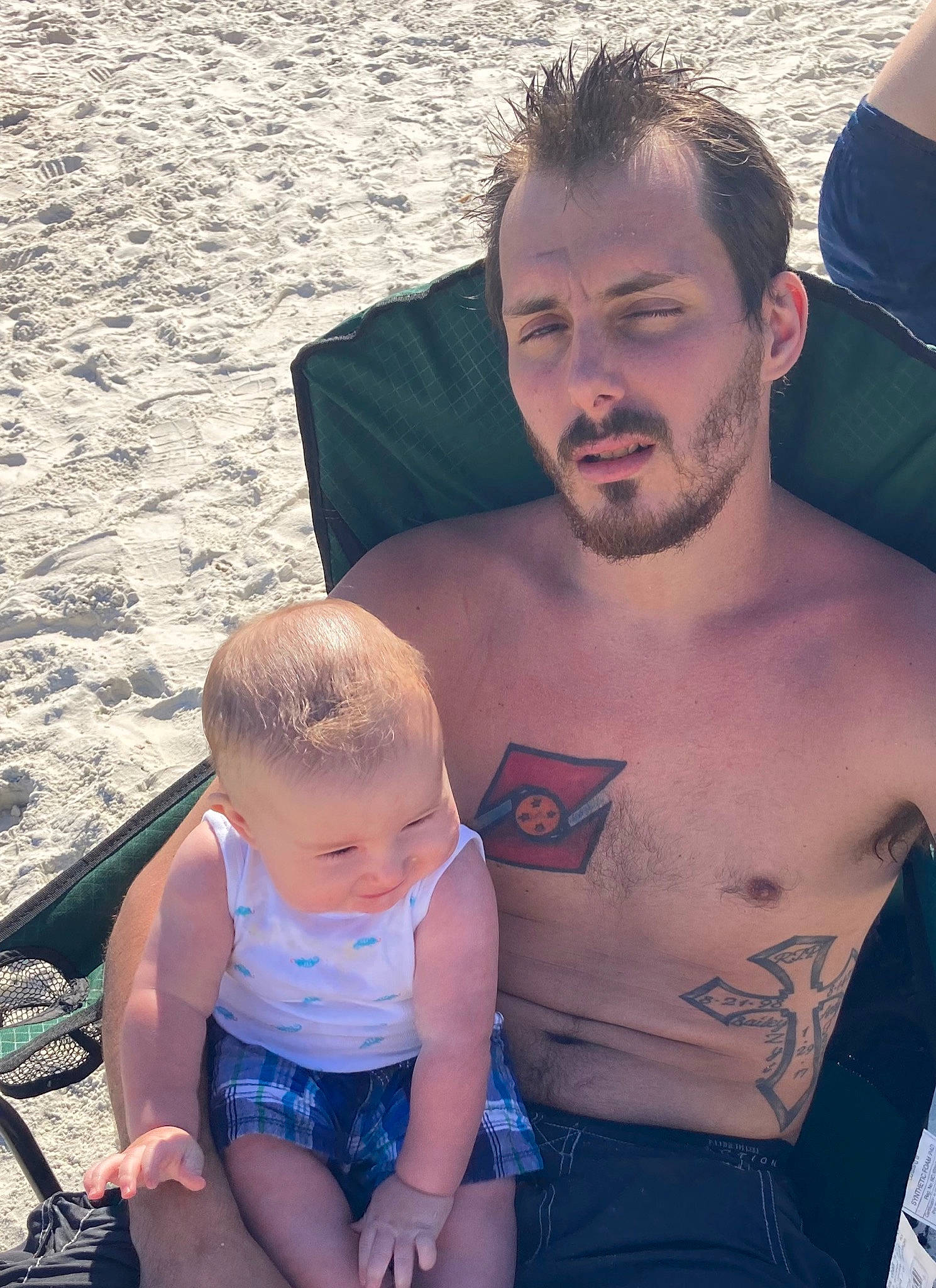 Ciel is registered to the contest to win money with this photo: arm, azure, beach, beard, body_of_water, chest, cool, facial_expression, fun, happy, human, leisure, mammal, muscle, organ, people_on_beach, person, photograph, shorts, skin