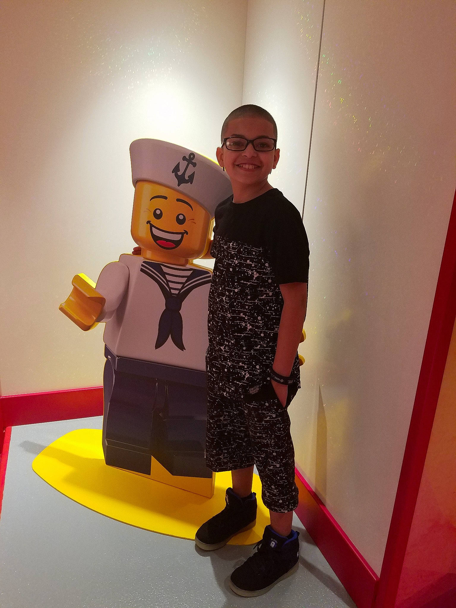 Gionni is registered to the contest to win money with this photo: art, figurine, joy, person, toy