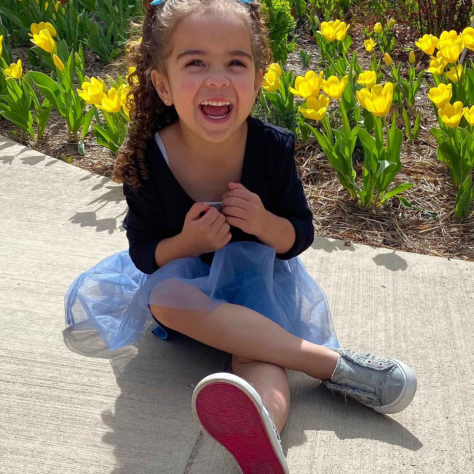 Giana is registered to the contest to win money with this photo: clothing, face, flower, footwear, grass, head, jar, nature, outdoors, park, person, petal, photography, plant, planter, portrait, pottedplant, pottery, shoe, vase