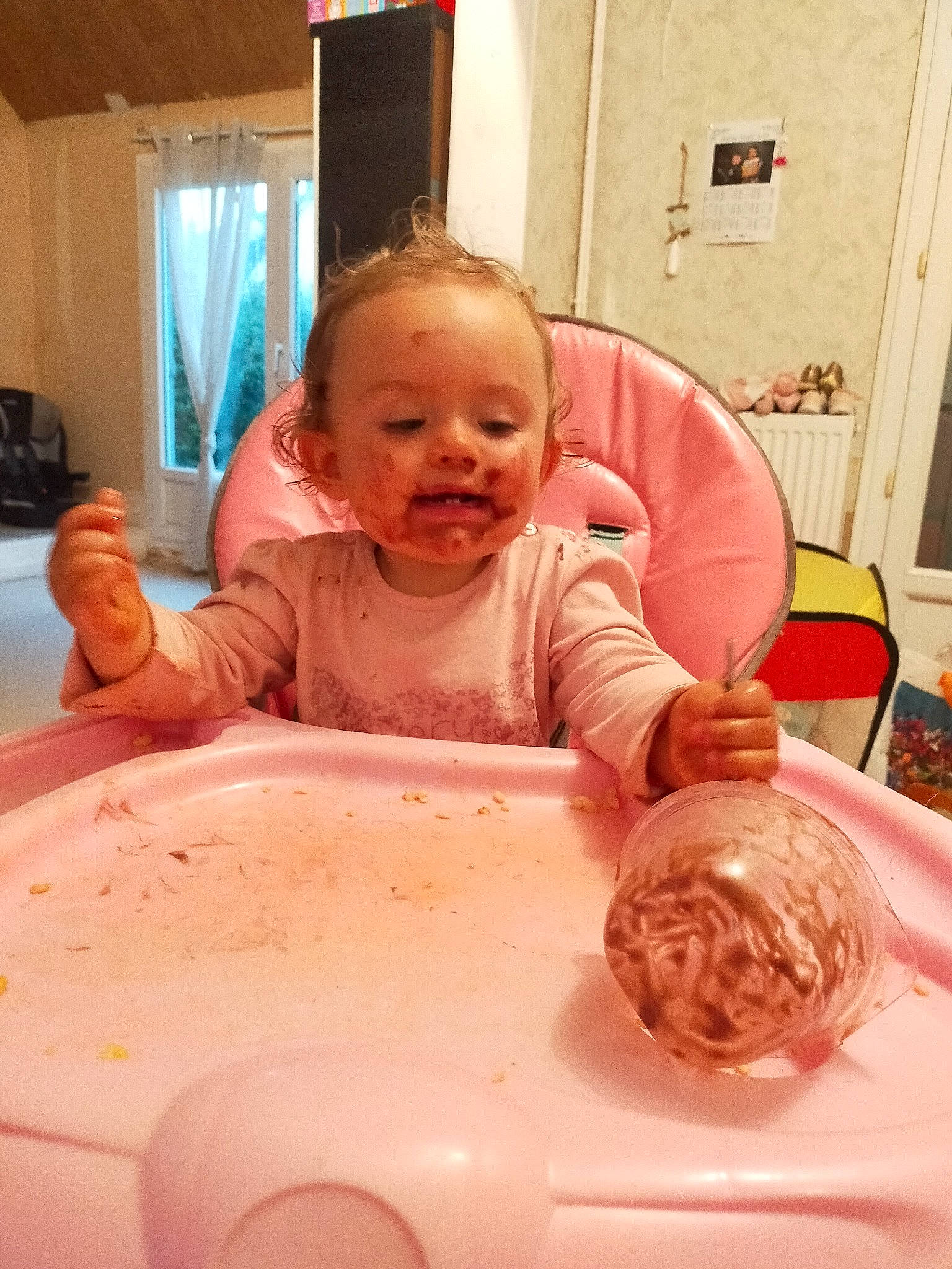 Anaé a rejoint le concours — aidez-le/la à gagner de superbes lots ! baby, bathing, child, eating, food, fun, person, play, sitting, smile, toddler