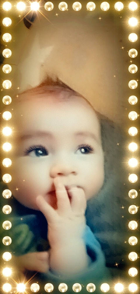 Maylone participe au concours pour gagner de l'argent avec cette photo : cheek, child, chin, eye, eyebrow, eyelash, facial_expression, flash_photography, gesture, hair, hairstyle, happy, human, iris, lip, mouth, nose, people, person, skin