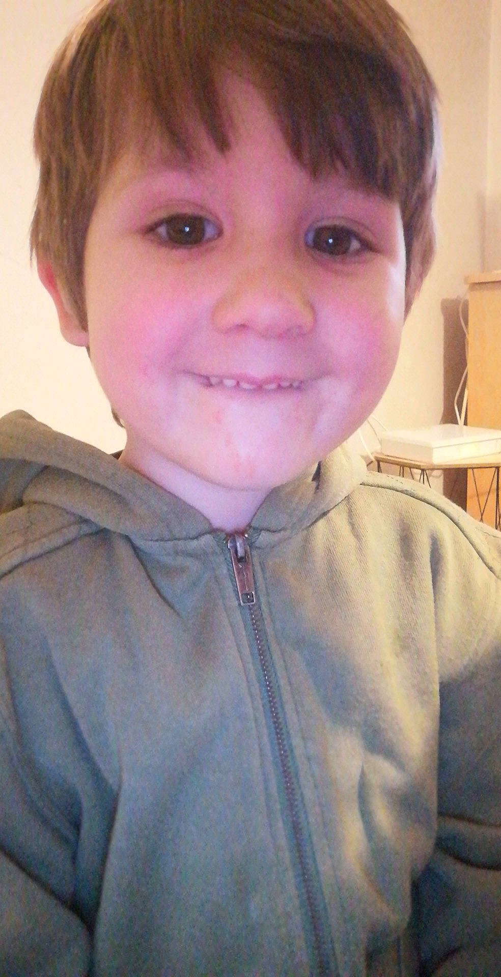 Mattheo a rejoint le concours — aidez-le/la à gagner de superbes lots ! bangs, cheek, child, chin, clothing, cool, eye, eyebrow, forehead, hairstyle, iris, jacket, jaw, joy, lip, nose, organ, outerwear, person, skin