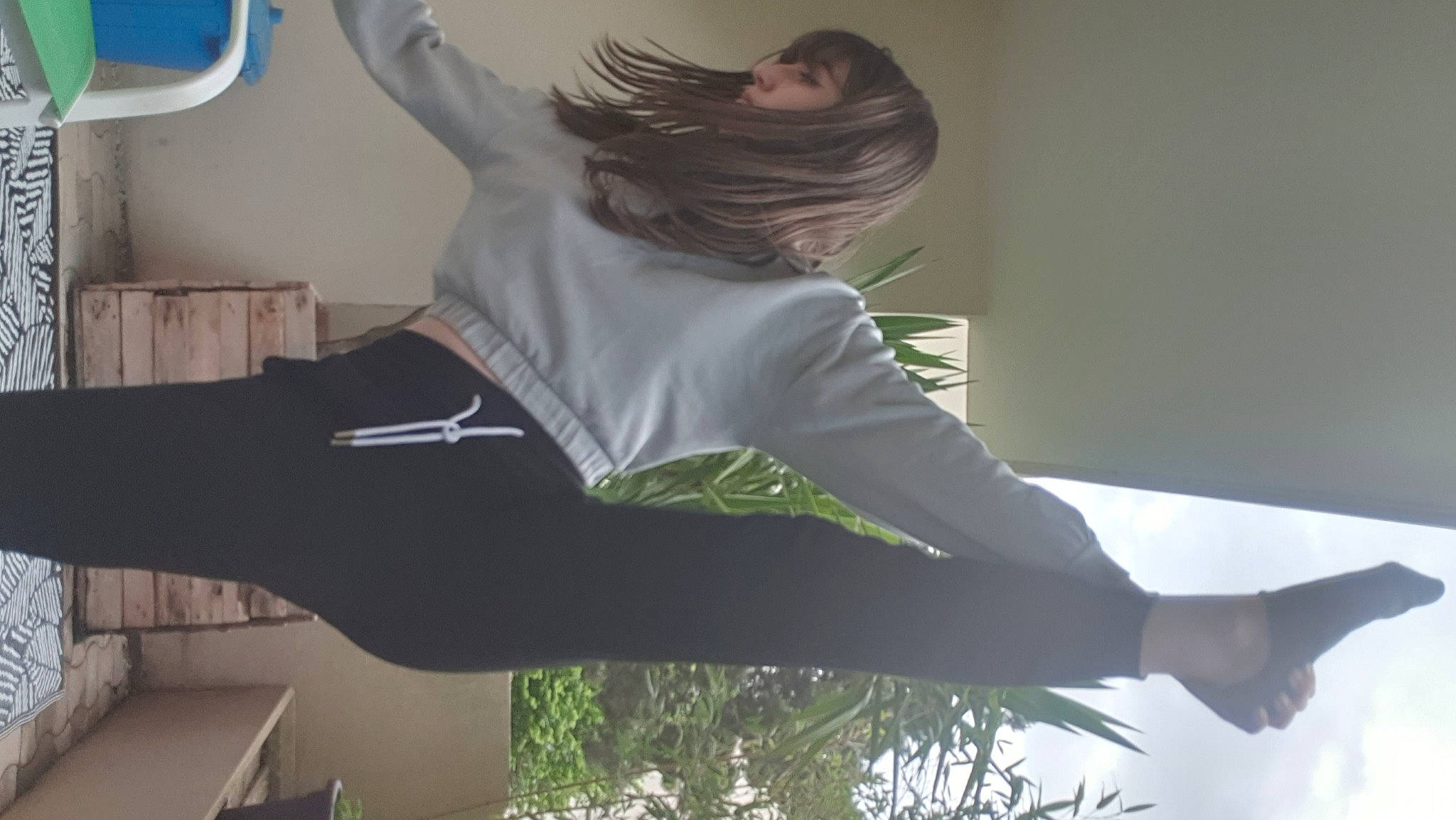 Tammy participe au concours pour gagner de l'argent avec cette photo : abdomen, active_pants, balance, comfort, elbow, fun, human_leg, joint, knee, person, physical_fitness, shoulder, sleeve, sportswear, stretching, sweatpant, t_shirt, thigh, waist, wrist