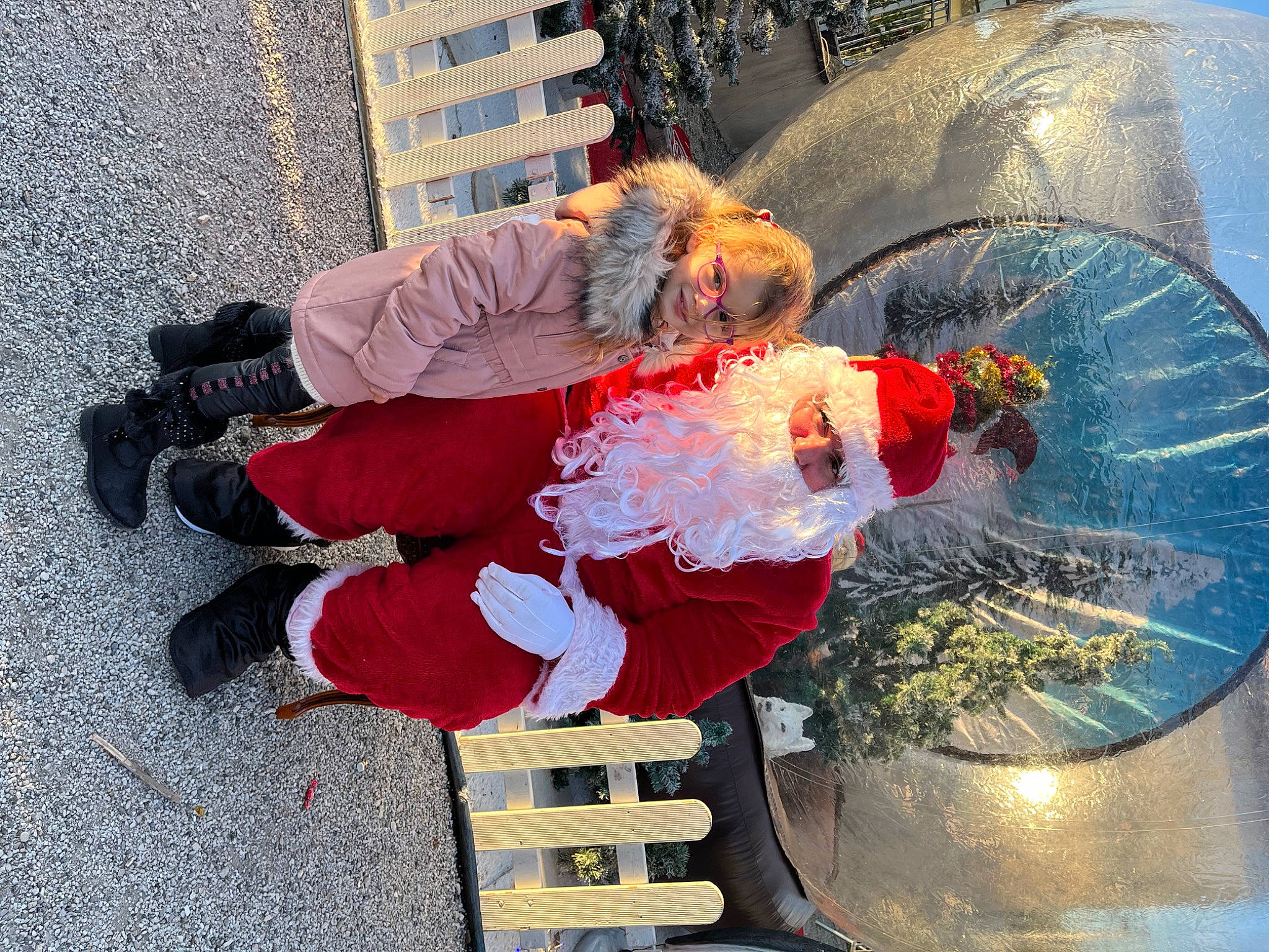 Candice a rejoint le concours — aidez-le/la à gagner de superbes lots ! carmine, event, fun, glass, headwear, human_leg, joy, person, toddler, winter, world