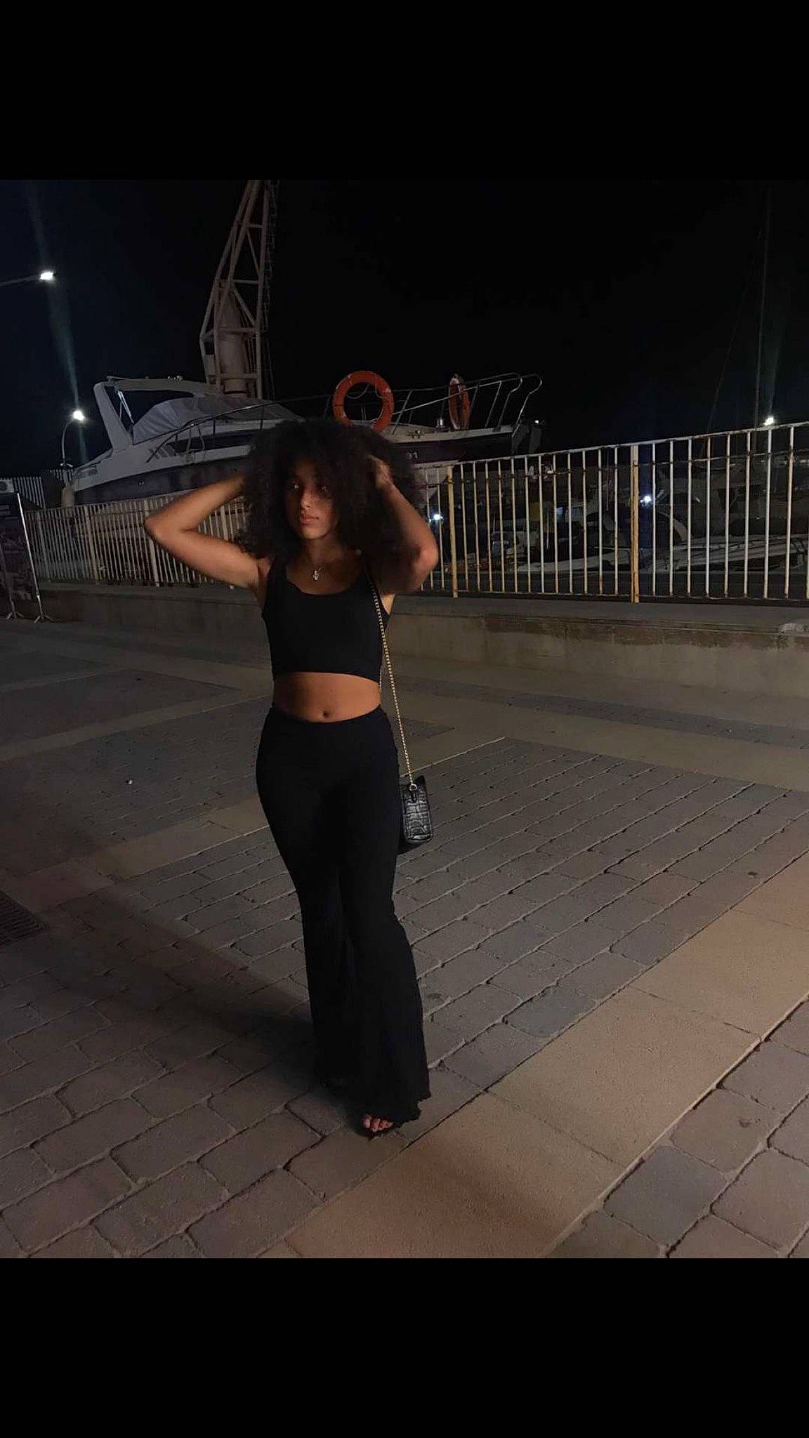 Ikrame participe au concours pour gagner de l'argent avec cette photo : abdomen, beauty, dance, darkness, event, hip, leg, midnight, muscle, night, performance, performance_art, performing_arts, person, photo_shoot, photography, physical_fitness, shoulder, standing, trousers