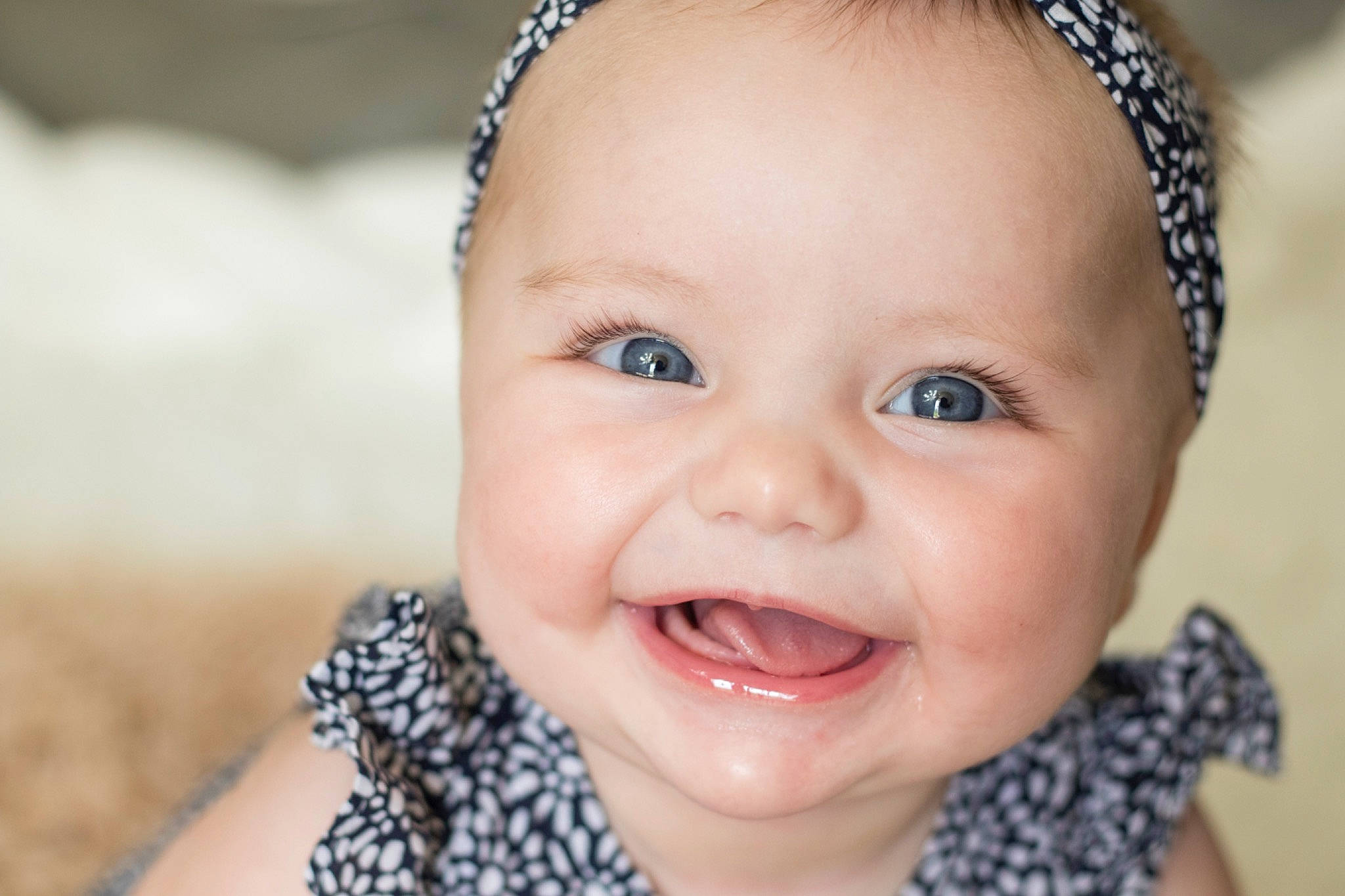 Romy participe au concours pour gagner de l'argent avec cette photo : blue, cheek, chin, ear, eye, eyebrow, eyelash, face, facial_expression, flash_photography, hair, head, iris, joy, lip, neck, nose, organ, outerwear, person