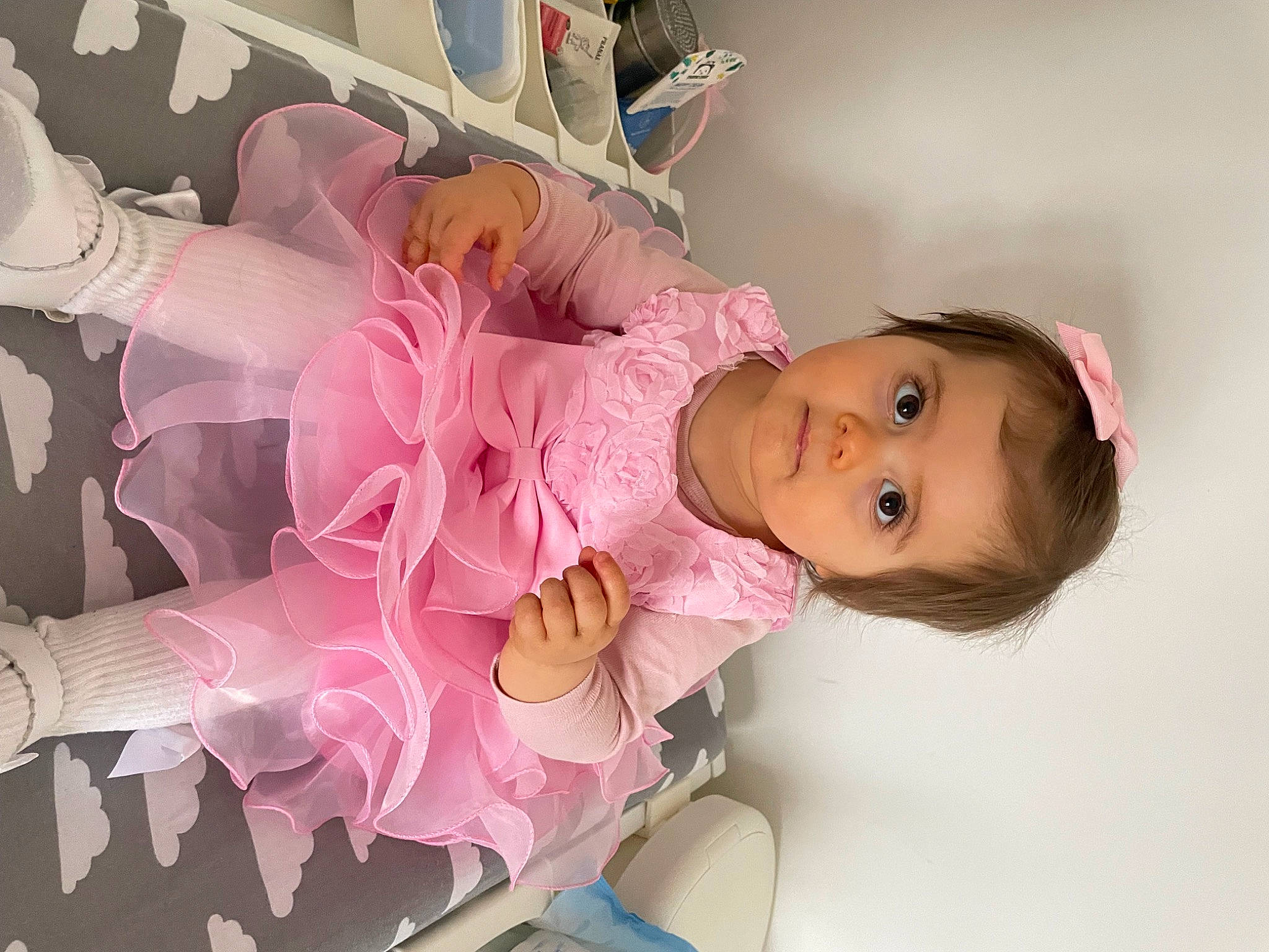 Stella a rejoint le concours — aidez-le/la à gagner de superbes lots ! baby, baby_products, baby_toddler_clothing, child, dress, eyelash, fun, happy, magenta, person, pink, room, skin, toddler, toy