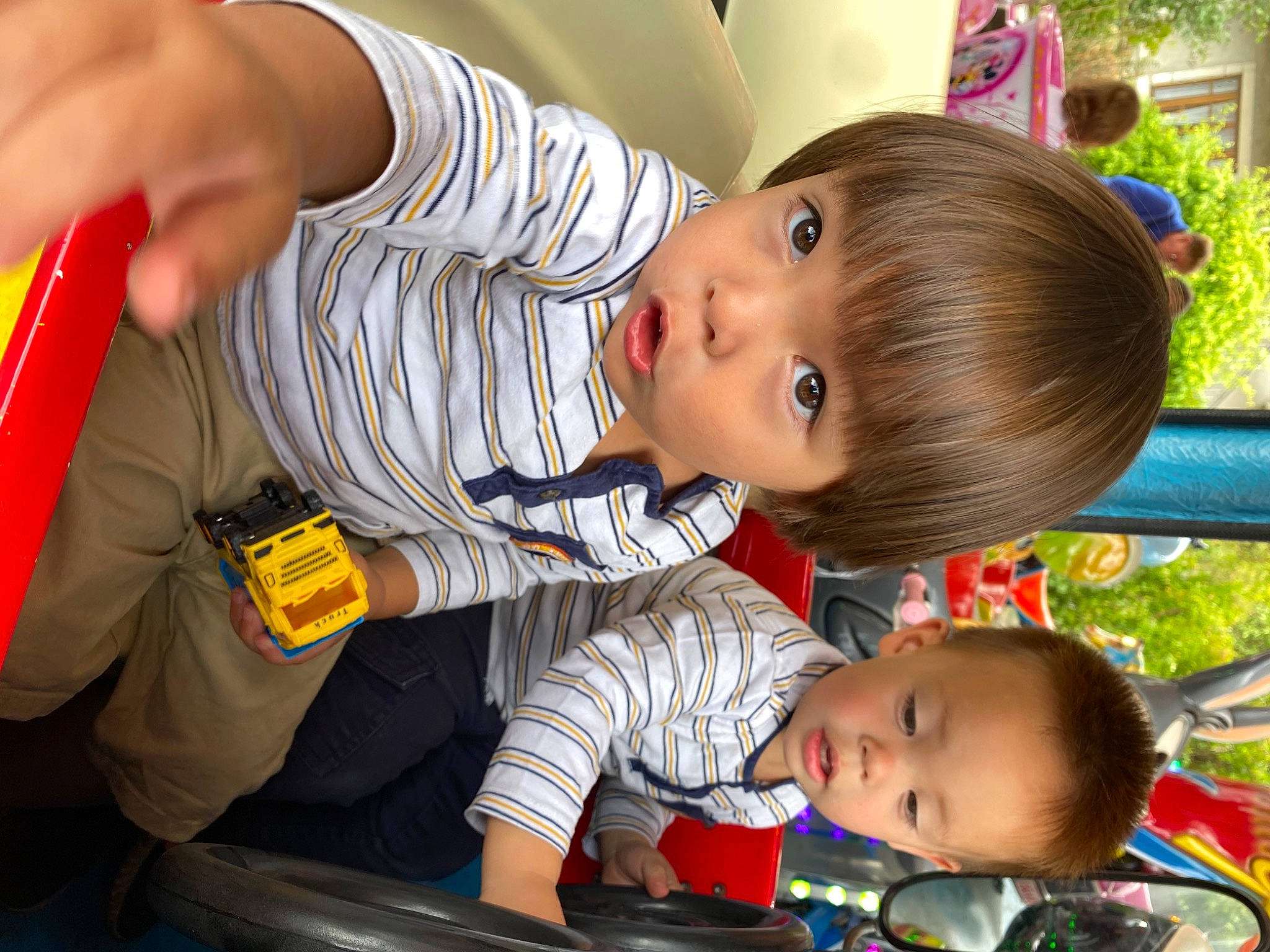 Sohan participe au concours pour gagner de l'argent avec cette photo : baby, baby_products, cheek, child, facial_expression, fun, grass, green, happy, leisure, people, person, photograph, plant, product, recreation, sharing, skin, snapshot, toddler