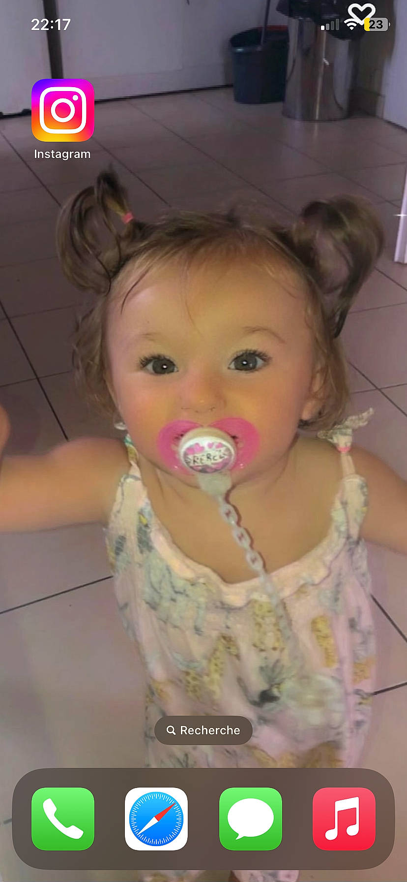 Jade a rejoint le concours — aidez-le/la à gagner de superbes lots ! baby, baby_products, baby_toddler_clothing, cheek, child, ear, eyelash, fun, happy, iris, jewellery, lip, mouth, nail, nose, person, pink, skin, sweetness, tableware