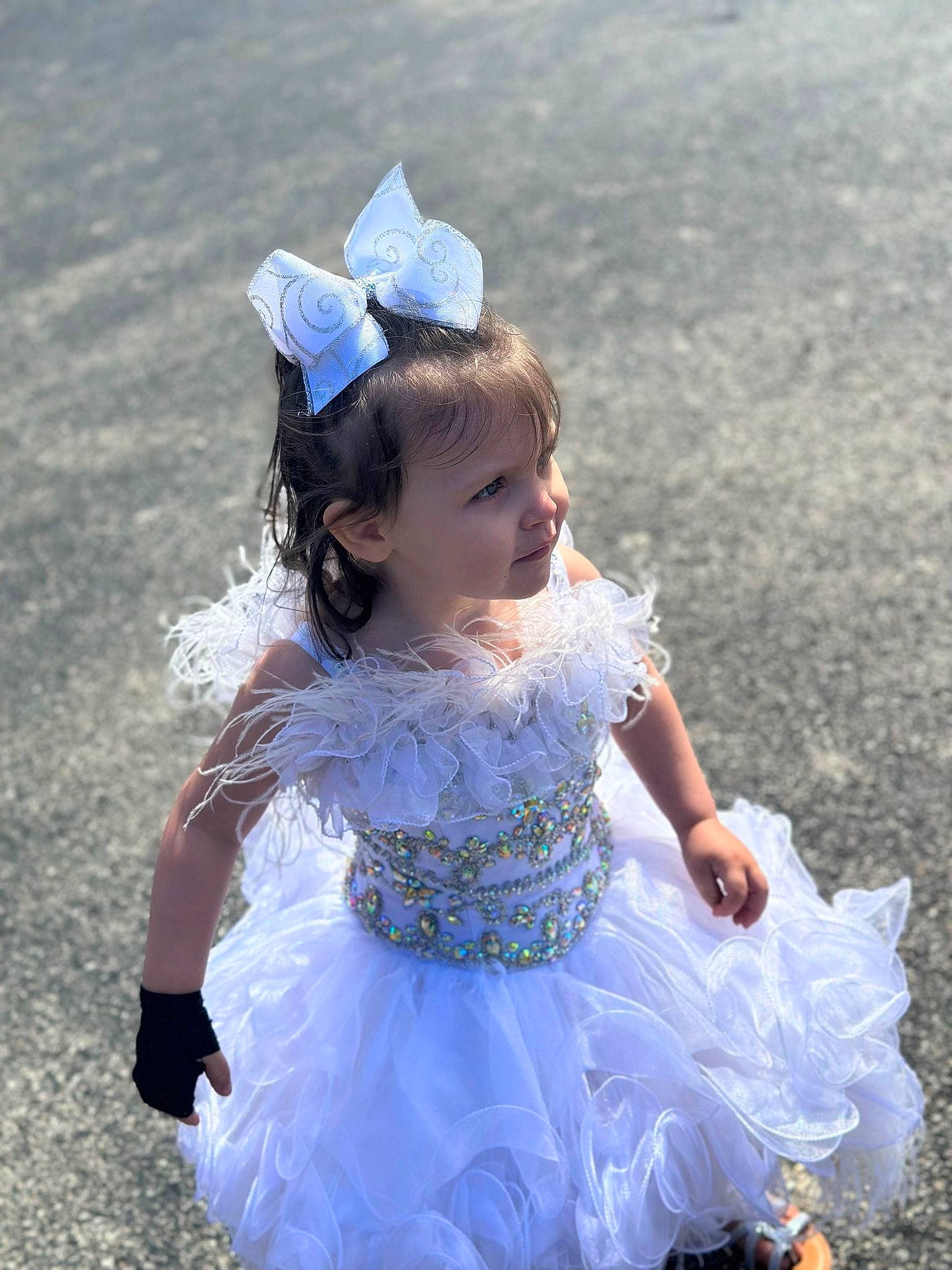 Jaycelynn is registered to the contest to win money with this photo: baby_toddler_clothing, bridal_accessory, child, day_dress, dress, embellishment, event, fashion_accessory, flash_photography, fun, gown, grass, happy, hat, headband, headgear, headpiece, person, photograph, toddler