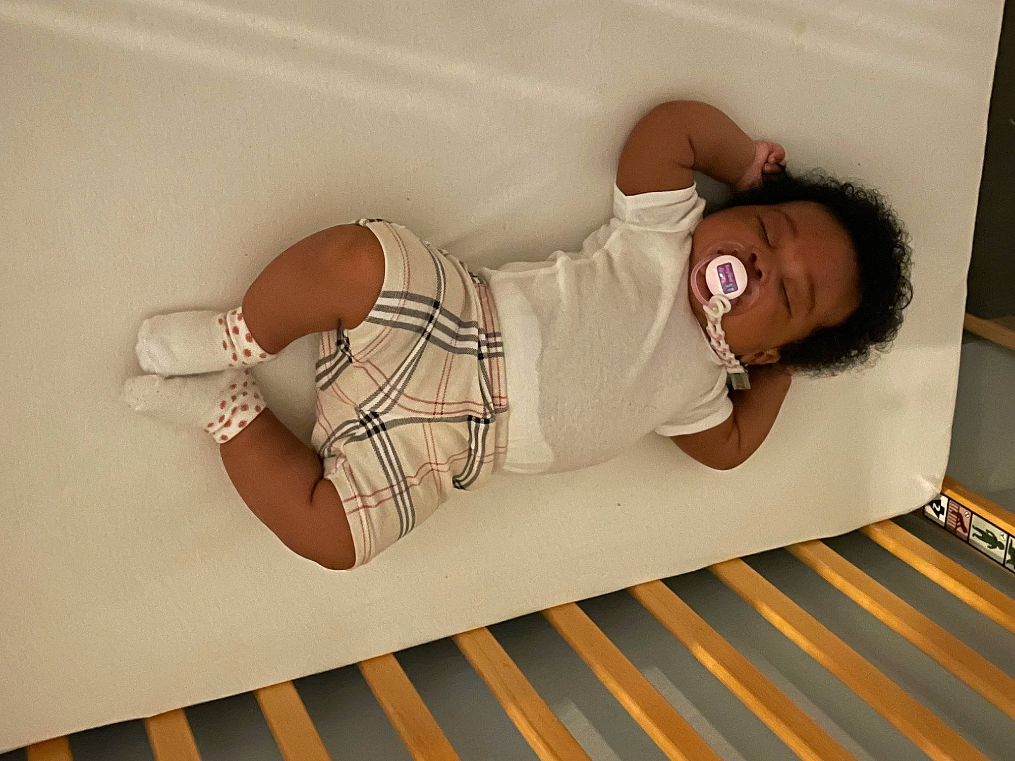 Kaylani is registered to the contest to win money with this photo: arm, comfort, couch, elbow, eyewear, fashion, finger, glasses, hat, human_leg, joint, knee, leg, linens, person, shoulder, sleeve, sunglasses, thigh, waist