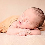 Noah a rejoint le concours — aidez-le/la à gagner de superbes lots ! newborn, baby, sleeping, infant, blanket, soft, peaceful, hands, face, skin, portrait, closeup, cute, rest, toddler, child, cozy, warm, lying_down, indoors