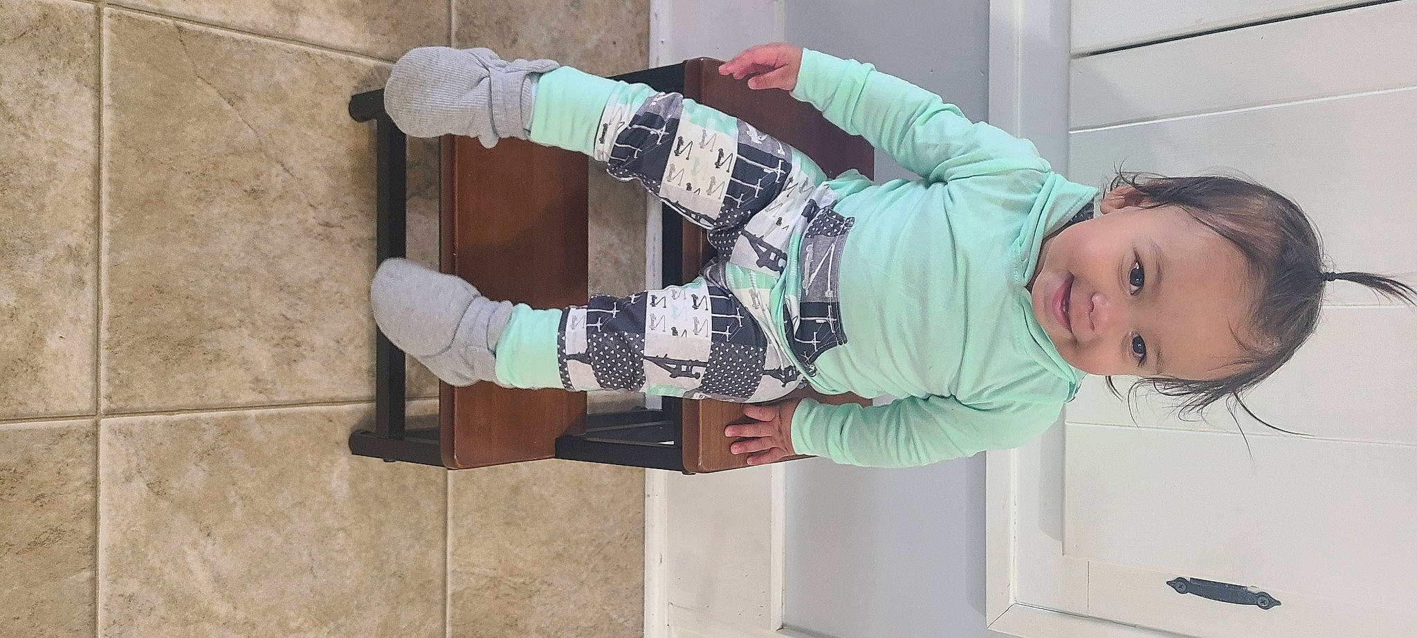 Haylen is registered to the contest to win money with this photo: baby, baby_toddler_clothing, child, human_leg, joy, knee, pattern, person, sleeve, smile, sock, toddler, walking_shoe