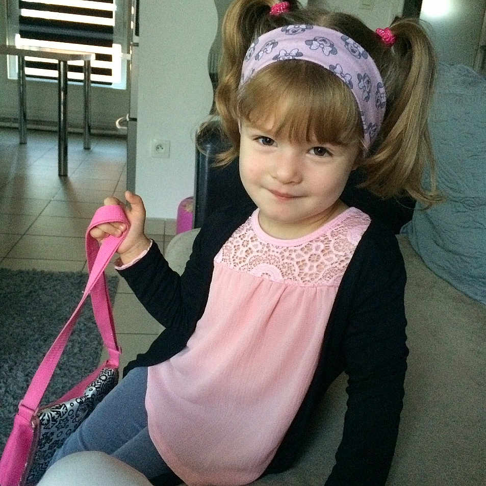 Giulia participe au concours pour gagner de l'argent avec cette photo :