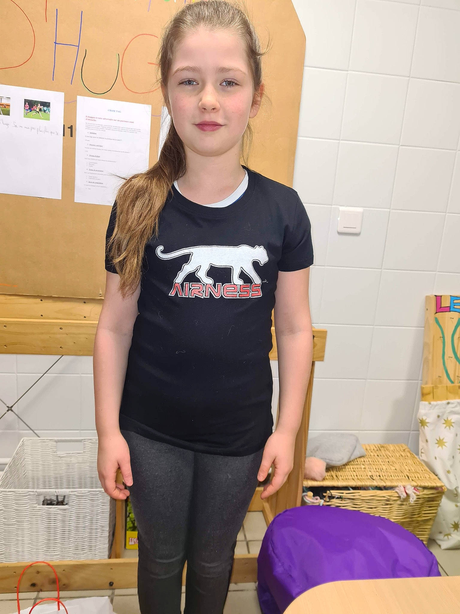 Mélissa a rejoint le concours — aidez-le/la à gagner de superbes lots ! abdomen, active_pants, elbow, electric_blue, fashion_design, hairstyle, human_leg, jewellery, joint, joy, knee, neck, organ, pattern, person, shoulder, sleeve, sportswear, t_shirt, thigh