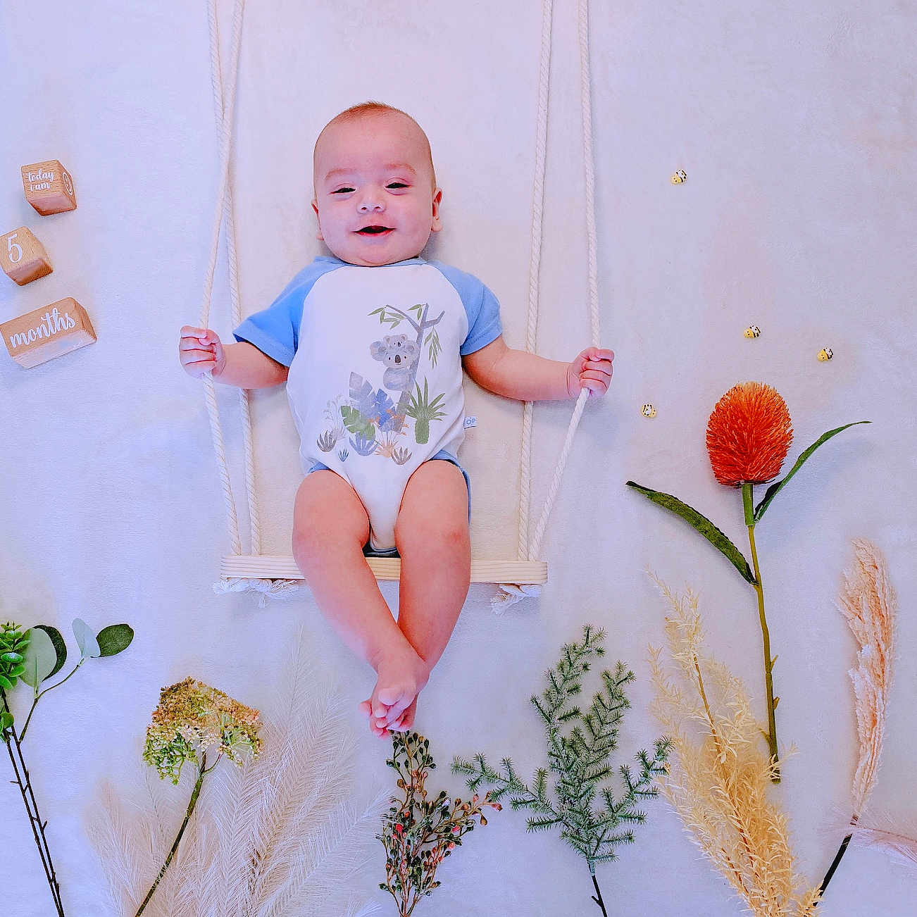 Ravee Hendrics joined the competition — help win amazing prizes! baby, bodypart, face, finger, flower, flowerarrangement, flowerbouquet, furniture, hand, head, herbal, herbs, leaf, pattern, person, photography, plant, portrait, sitting, wood