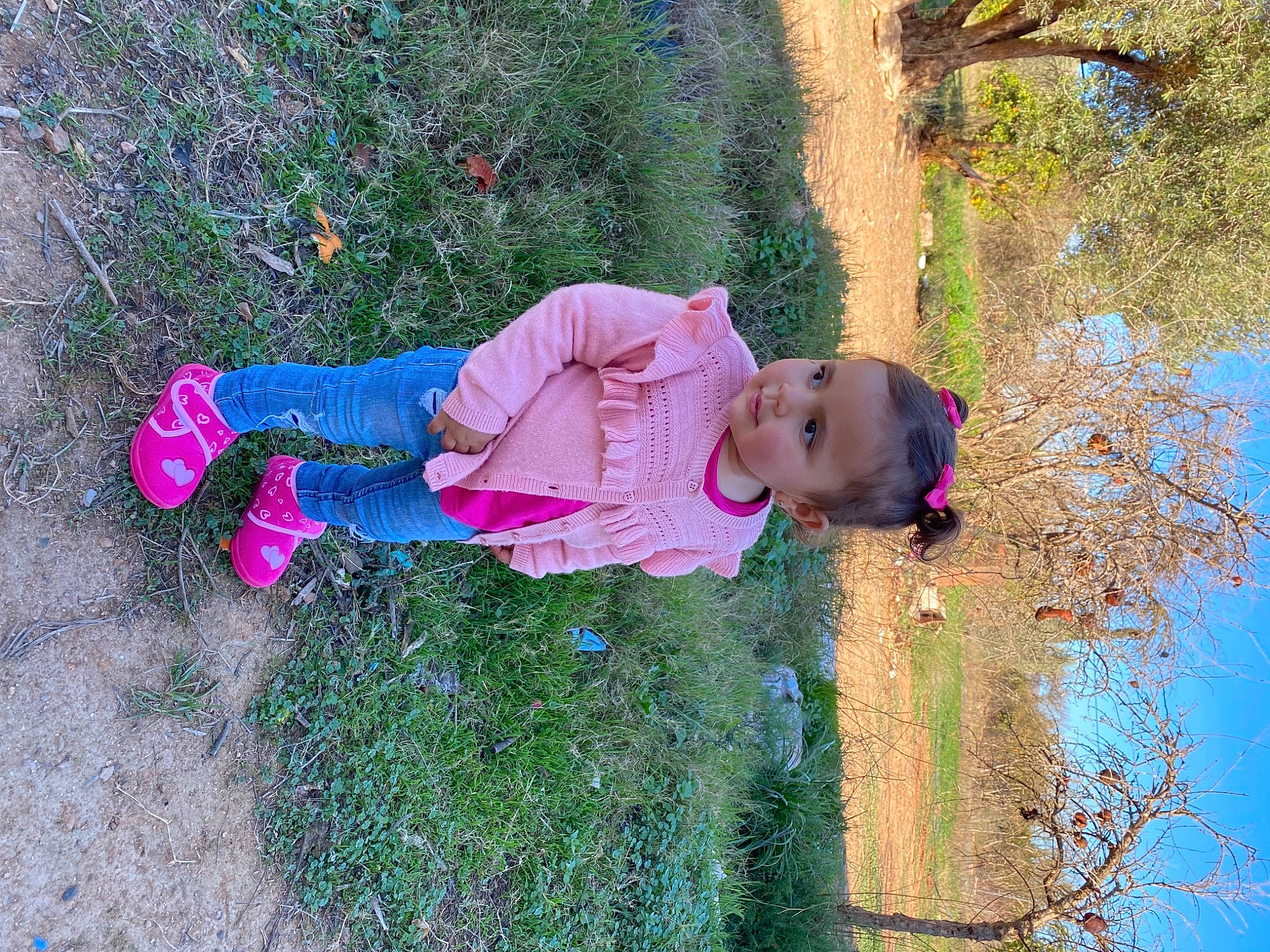 Yasmine a rejoint le concours — aidez-le/la à gagner de superbes lots ! baby, baby_toddler_clothing, child, fun, grass, grass_family, landscape, leaf, leisure, magenta, people_in_nature, person, plant, play, shadow, shrub, soil, spring, toddler, tree