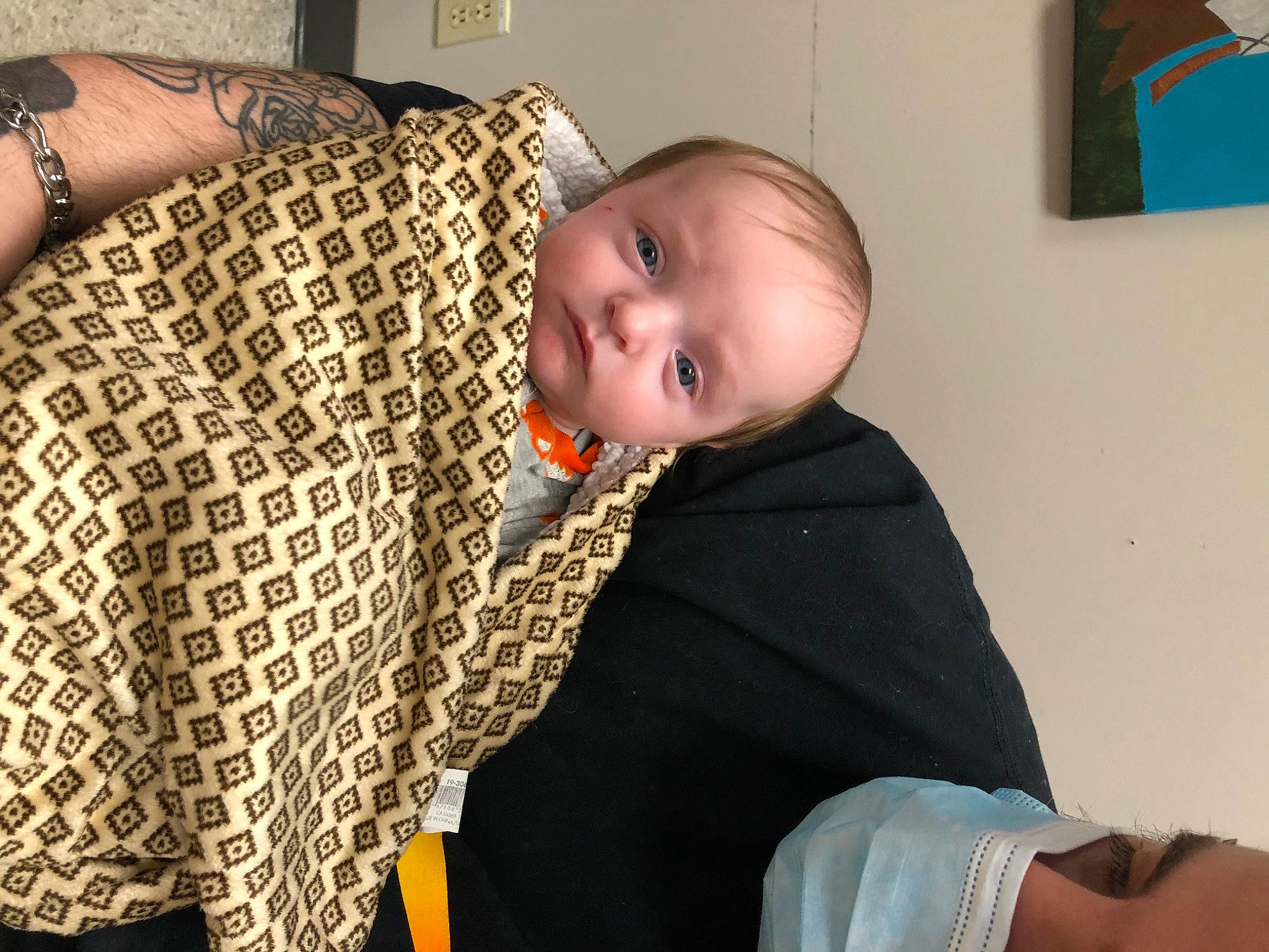 Félix a rejoint le concours — aidez-le/la à gagner de superbes lots ! baby, baby_products, baby_toddler_clothing, chair, cheek, child, comfort, finger, flooring, iris, lap, linens, pattern, person, picture_frame, room, sitting, sleeve, toddler, wood