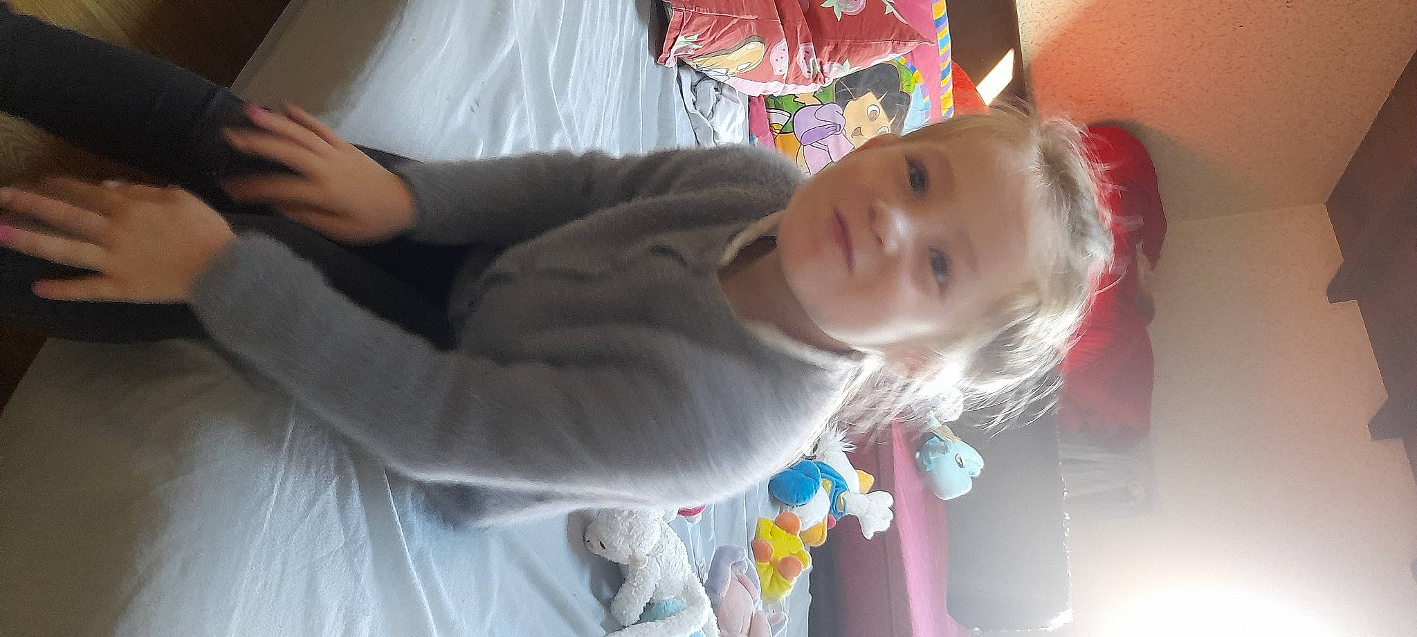 Elouane participe au concours pour gagner de l'argent avec cette photo : baby, cheek, child, comfort, cool, ear, fun, fur, happy, mouth, nose, person, room, sitting, skin, sleeve, toddler, tree