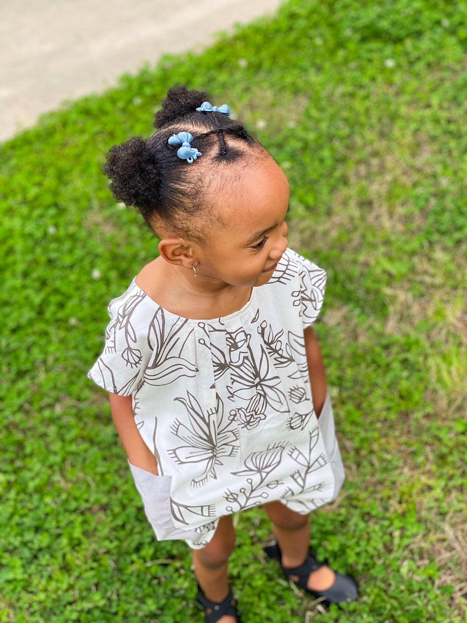 Giselle is registered to the contest to win money with this photo: adaptation, baby, child, dress, grass, grass_family, green, hair, hairstyle, lawn, leaf, pattern, person, photography, plant, skin, smile, summer, toddler, tree