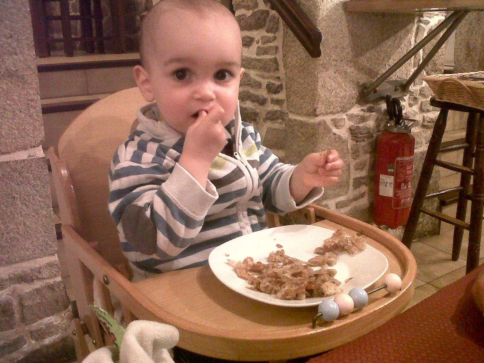 Axel a rejoint le concours — aidez-le/la à gagner de superbes lots ! breakfast, child, comfort_food, cuisine, dish, eating, food, meal, person