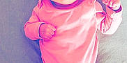 Maria-Angelès a rejoint le concours — aidez-le/la à gagner de superbes lots ! baby, bodypart, clothing, face, finger, furniture, glove, hand, happy, head, longsleeve, mouth, newborn, person, photography, portrait, sitting, sleeve, smile, standing