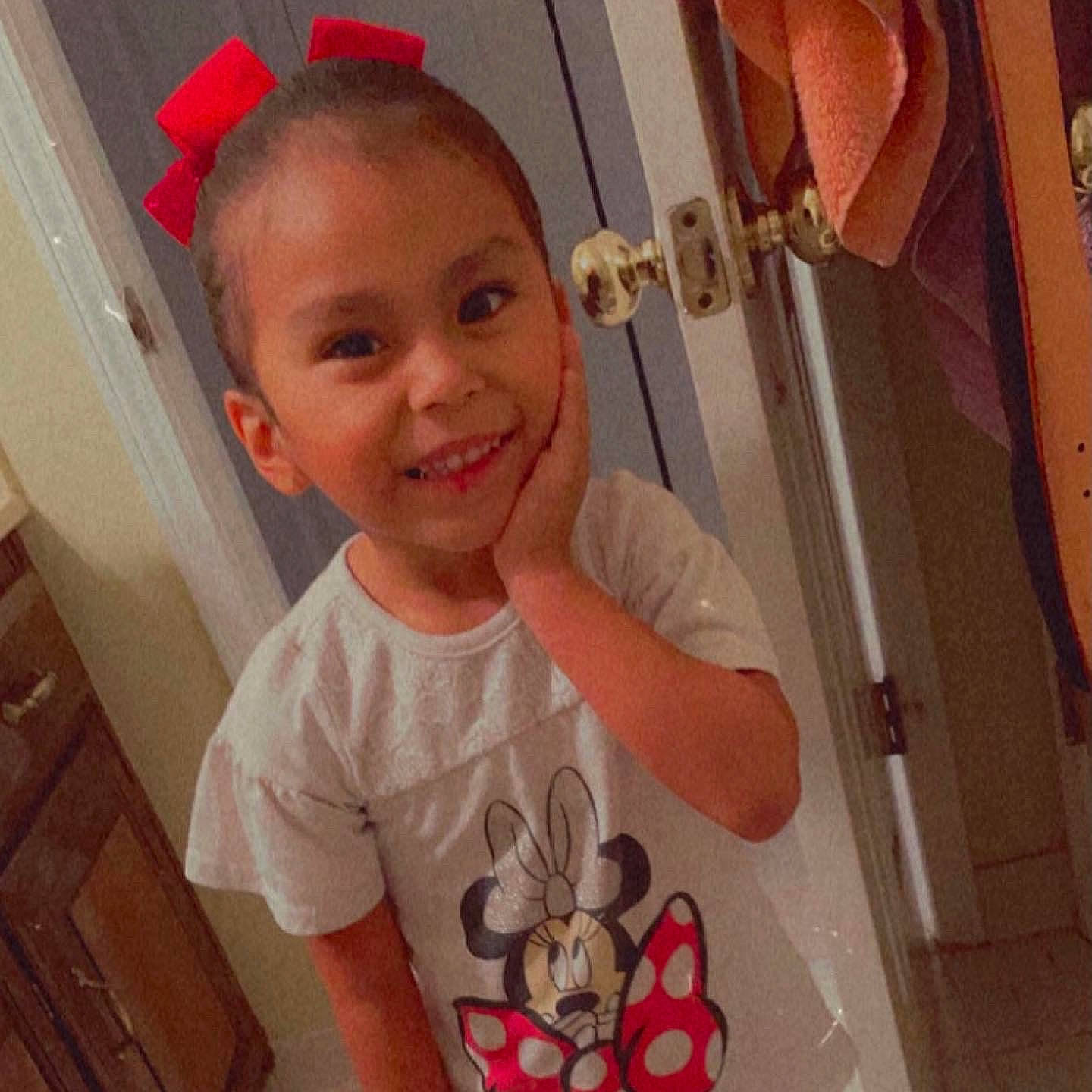 Emely is registered to the contest to win money with this photo: arm, cheek, ear, facial_expression, forehead, hair, hairstyle, happy, head, joy, lip, mouth, muscle, neck, nose, organ, person, product, skin, sleeve