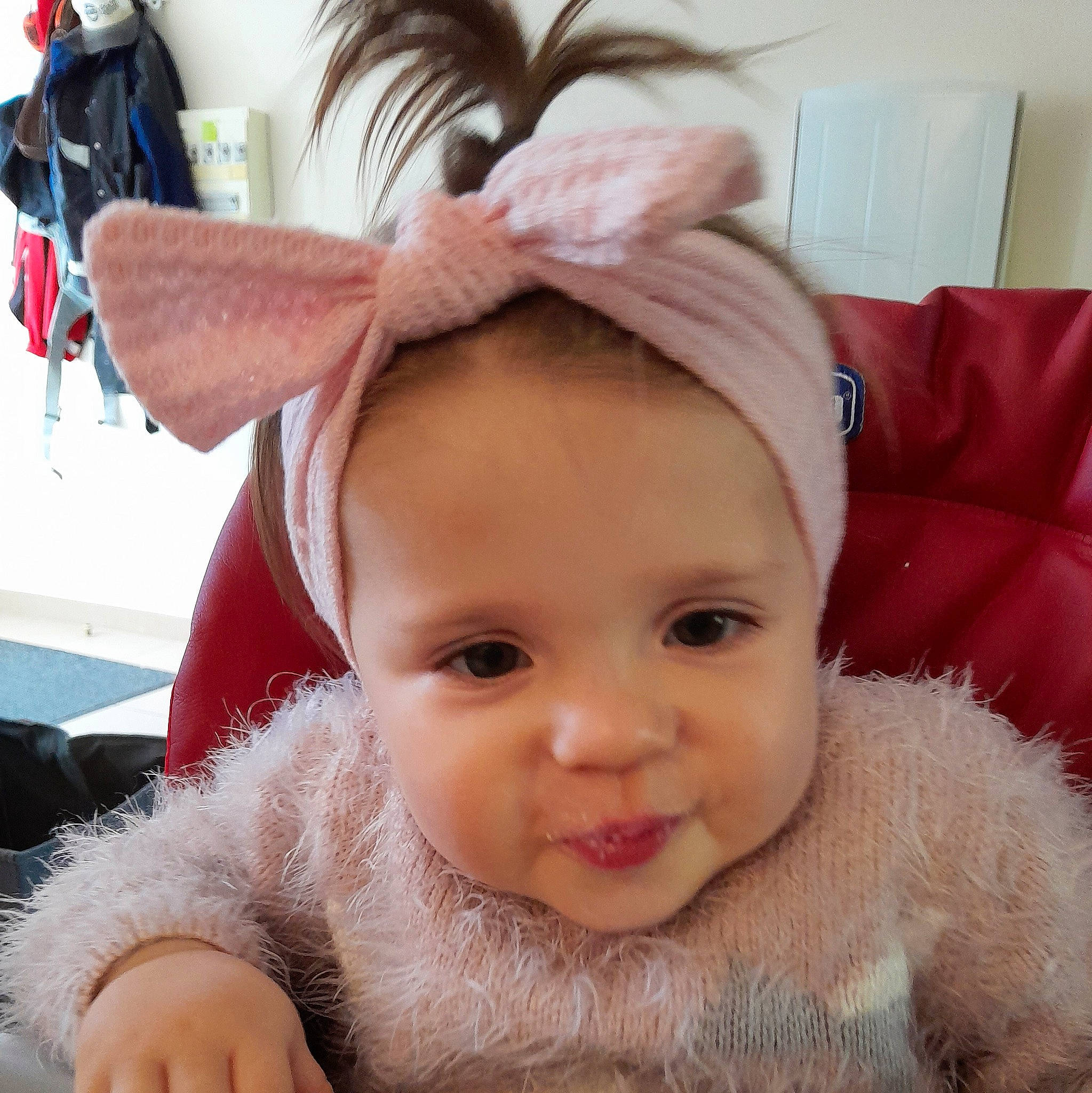 Maelya a rejoint le concours — aidez-le/la à gagner de superbes lots ! baby, cap, cheek, chin, costume_hat, ear, eye, eyebrow, eyelash, fur_clothing, happy, head, iris, lip, mammal, nose, person, skin, smile, toddler