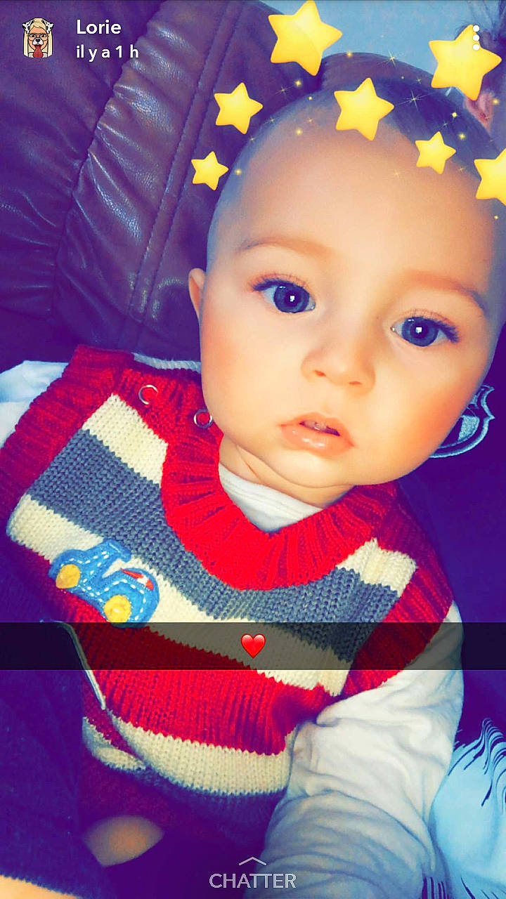 Enzo a rejoint le concours — aidez-le/la à gagner de superbes lots ! beauty, cheek, child, child_model, cool, eye, face, forehead, girl, hair_accessory, happiness, infant, lip, nose, person, product, purple, red, skin, smile