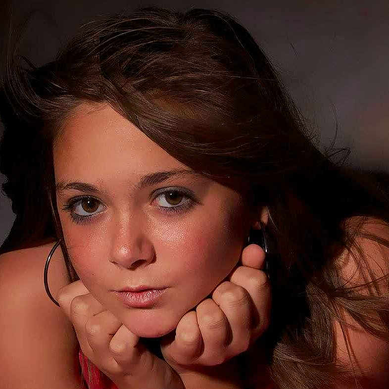 Gillian participe au concours pour gagner de l'argent avec cette photo :