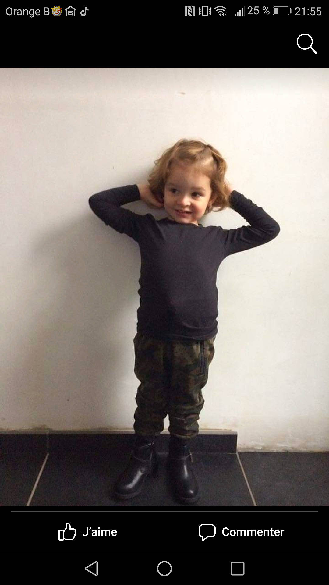 Rachel a rejoint le concours — aidez-le/la à gagner de superbes lots ! girl, person, photo_caption, standing