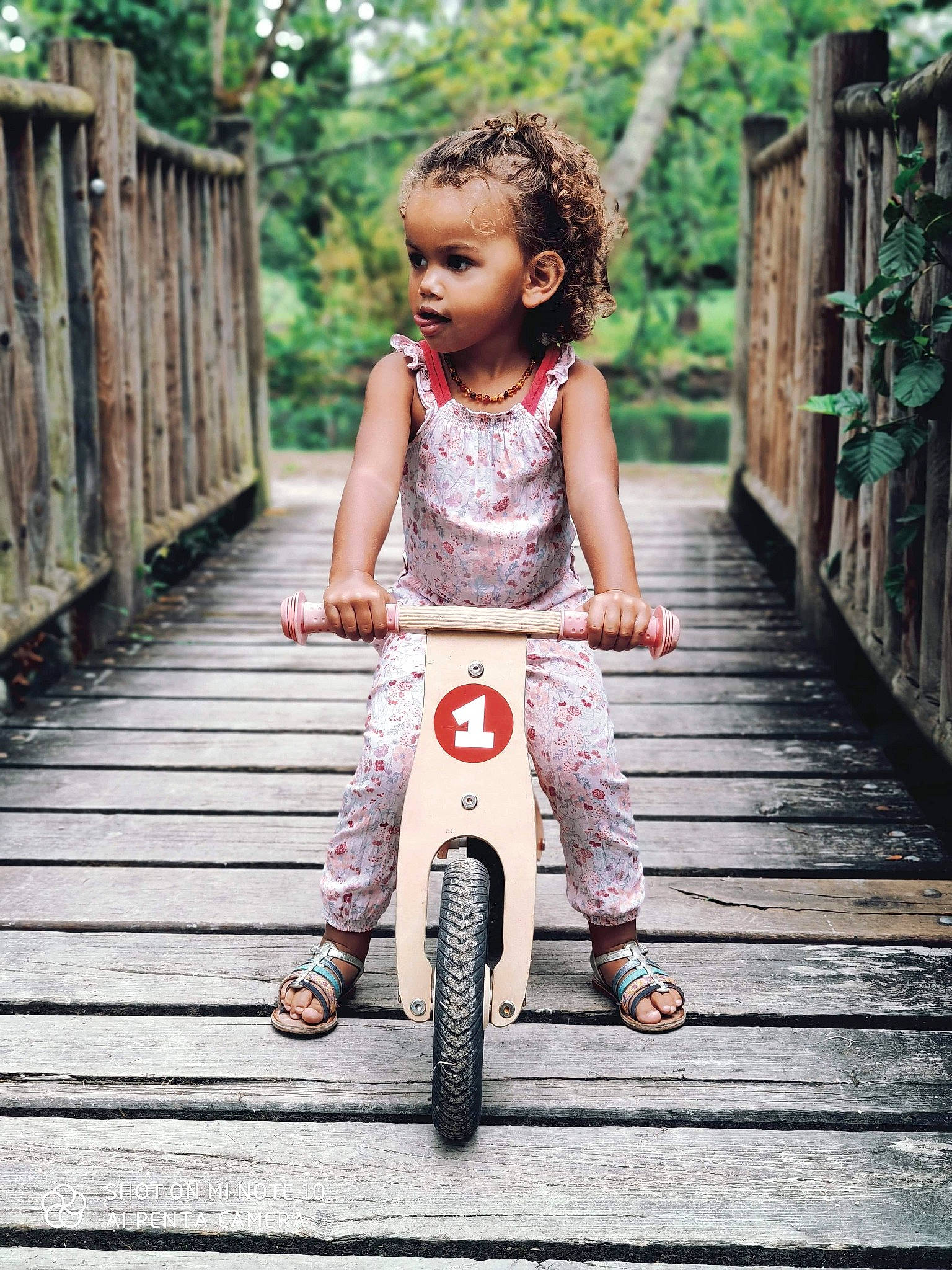 Tess Lily-rose a rejoint le concours — aidez-le/la à gagner de superbes lots ! beauty, bicycle, child, child_model, happy, leisure, people, person, photo_shoot, photograph, photography, pink, recreation, sitting, summer, toddler, tree, vacation, vehicle