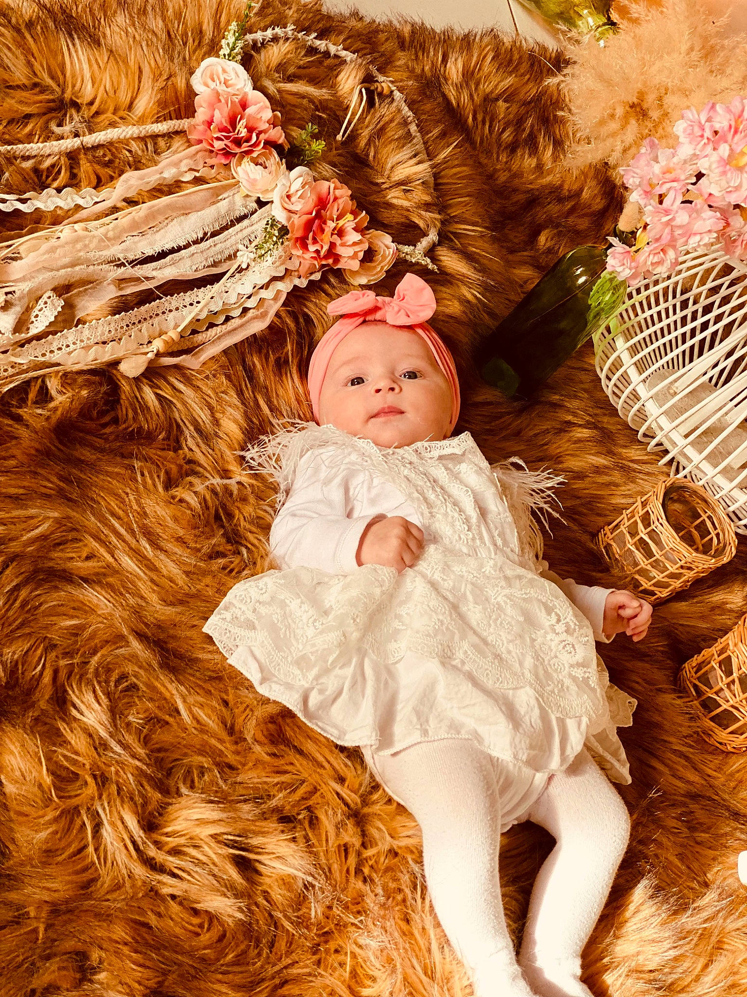 Clarysse participe au concours pour gagner de l'argent avec cette photo : angel, art, baby, clothing, doll, dress, embellishment, event, fashion, fawn, grass, happy, headpiece, headwear, nature, painting, people_in_nature, person, petal, plant