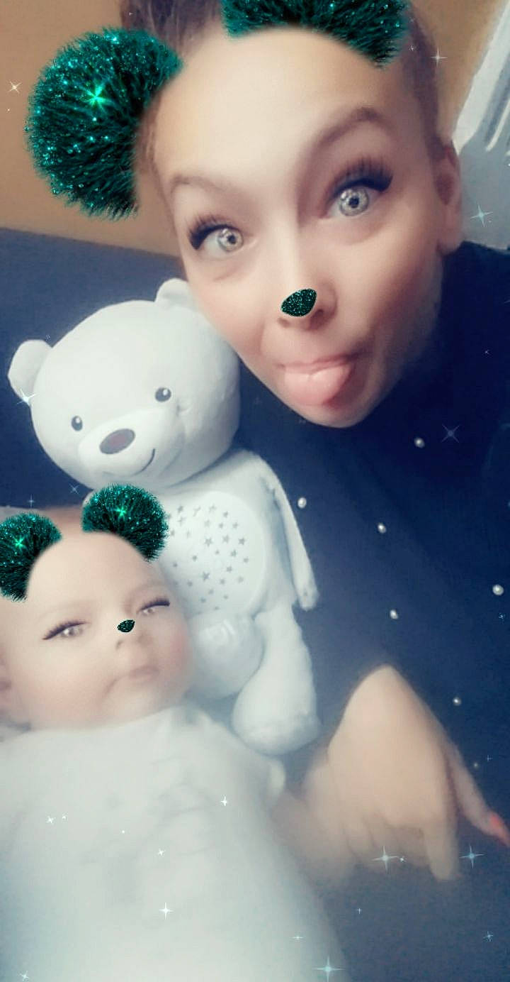 Illyann participe au concours pour gagner de l'argent avec cette photo : baby, bear, cheek, child, doll, ear, eye, face, forehead, happy, head, iris, love, nose, person, skin, smile, teddy_bear, toddler, toy